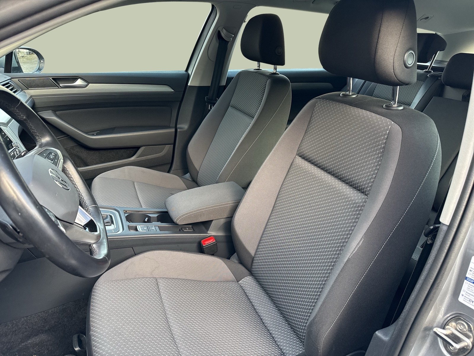 Volkswagen Passat Variant 1.5 CAM NAVI CARPLAY SITZHEIZUNG