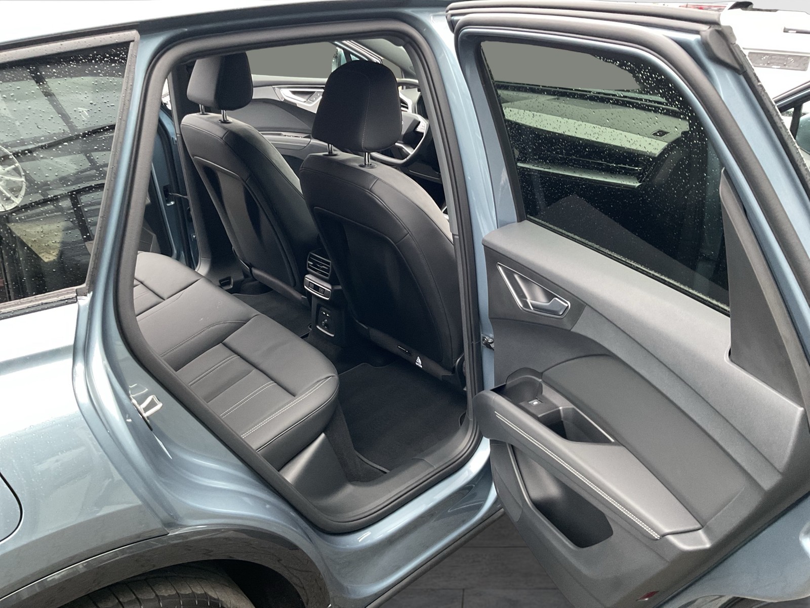 Audi Q4 e-tron 45 S LINE BLACKPAK AHK LM20 E-KLAPPE