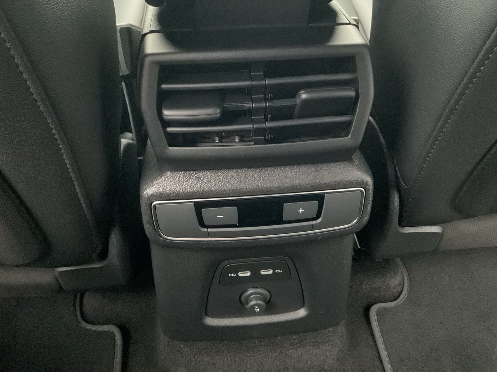 Audi Q4 e-tron 45 S LINE BLACKPAK AHK LM20 E-KLAPPE