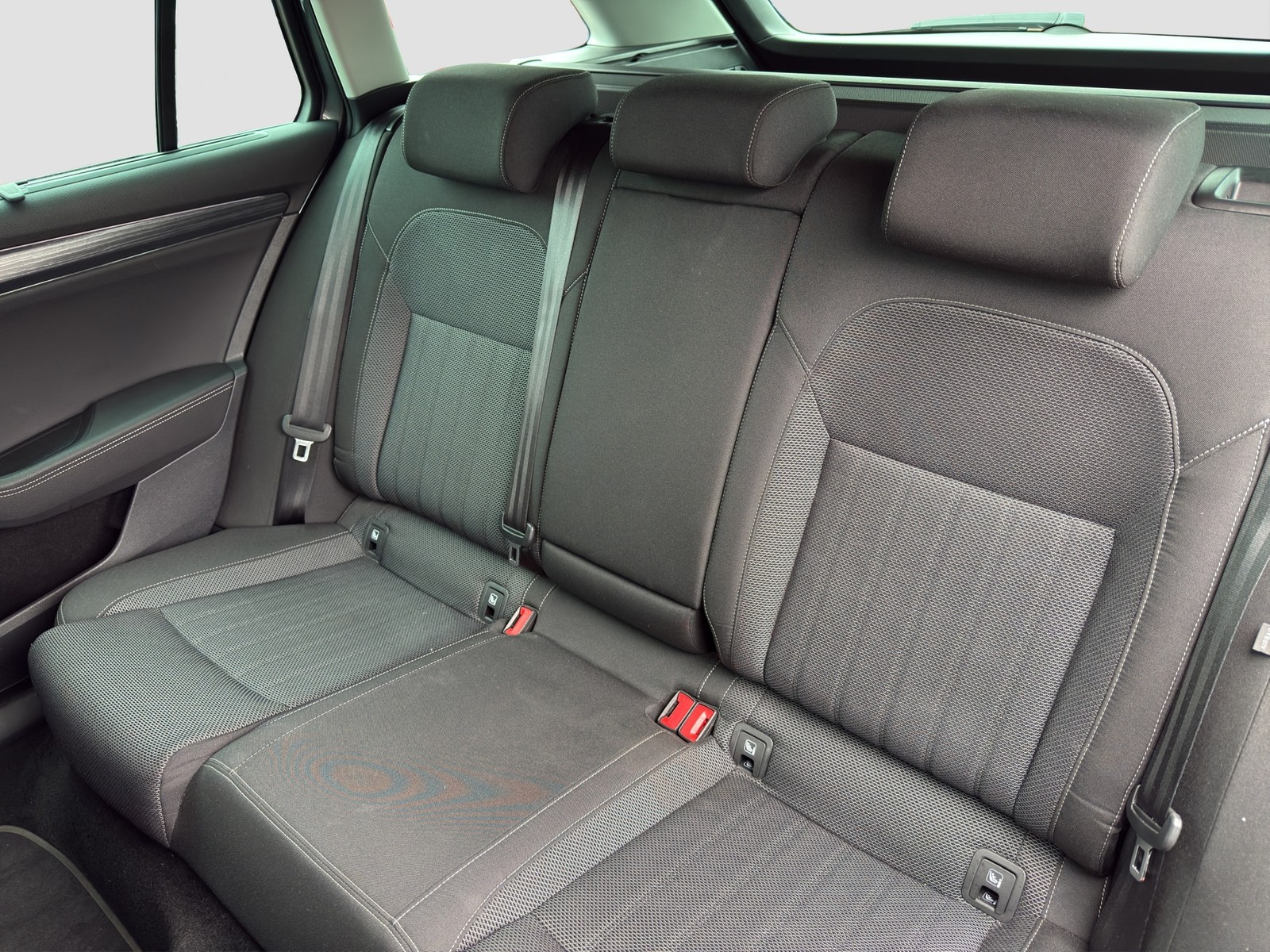 Skoda Superb Combi 2.0 STYLE AHK 360°CAM LM19 E-KLAPPE