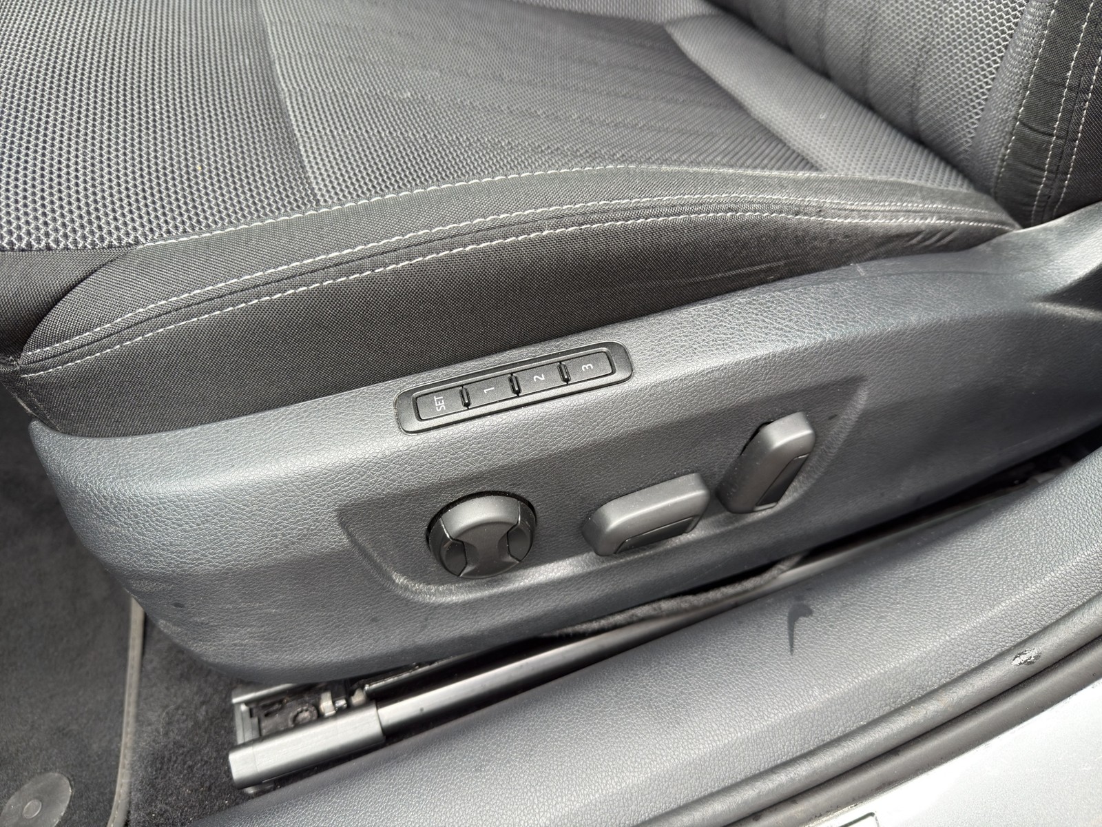 Skoda Superb Combi 2.0 STYLE AHK 360°CAM LM19 E-KLAPPE