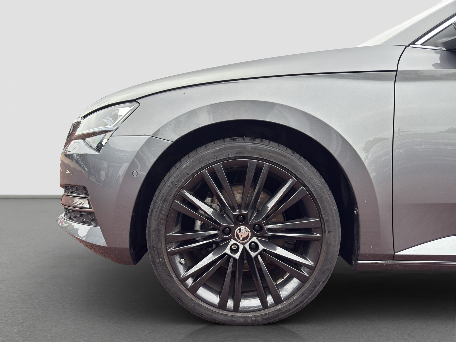 Skoda Superb Combi 2.0 STYLE AHK 360°CAM LM19 E-KLAPPE