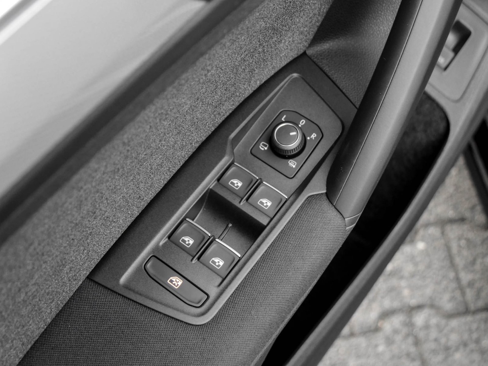 Volkswagen Tiguan 1.5 MOVE AHK CAM ACC LM17 E-KLAPPE NAVI
