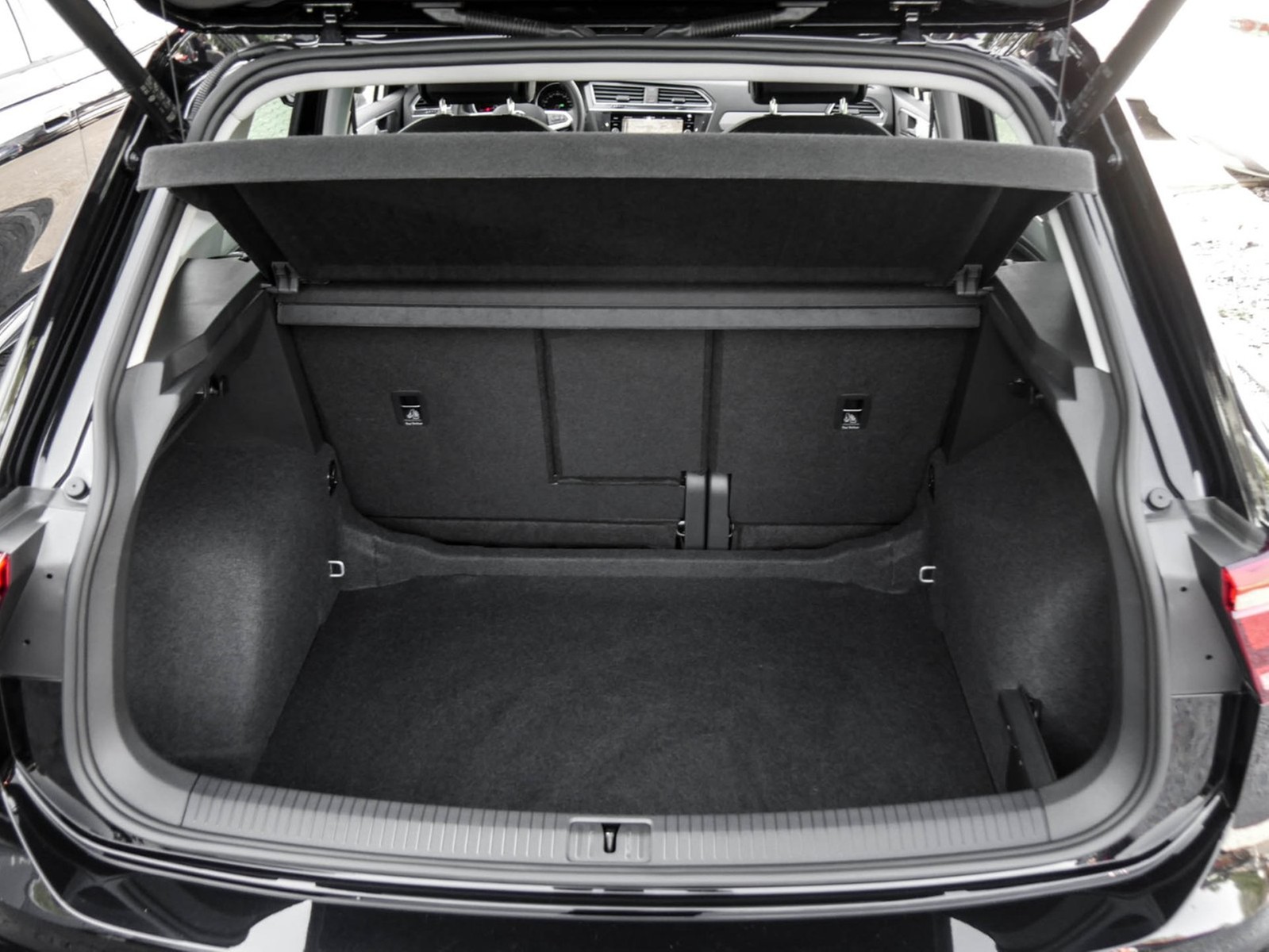 Volkswagen Tiguan 1.5 MOVE AHK CAM ACC LM17 E-KLAPPE NAVI