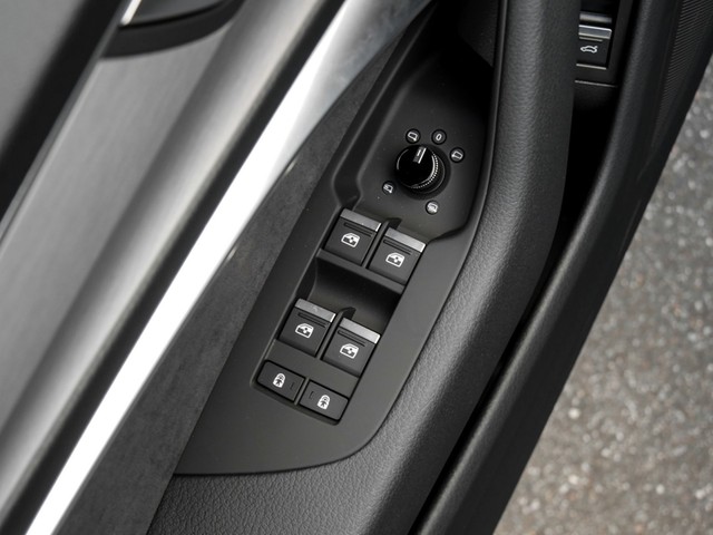Audi A6 Avant 35 S LINE CAM ACC E-KLAPPE NAVI+ LM17