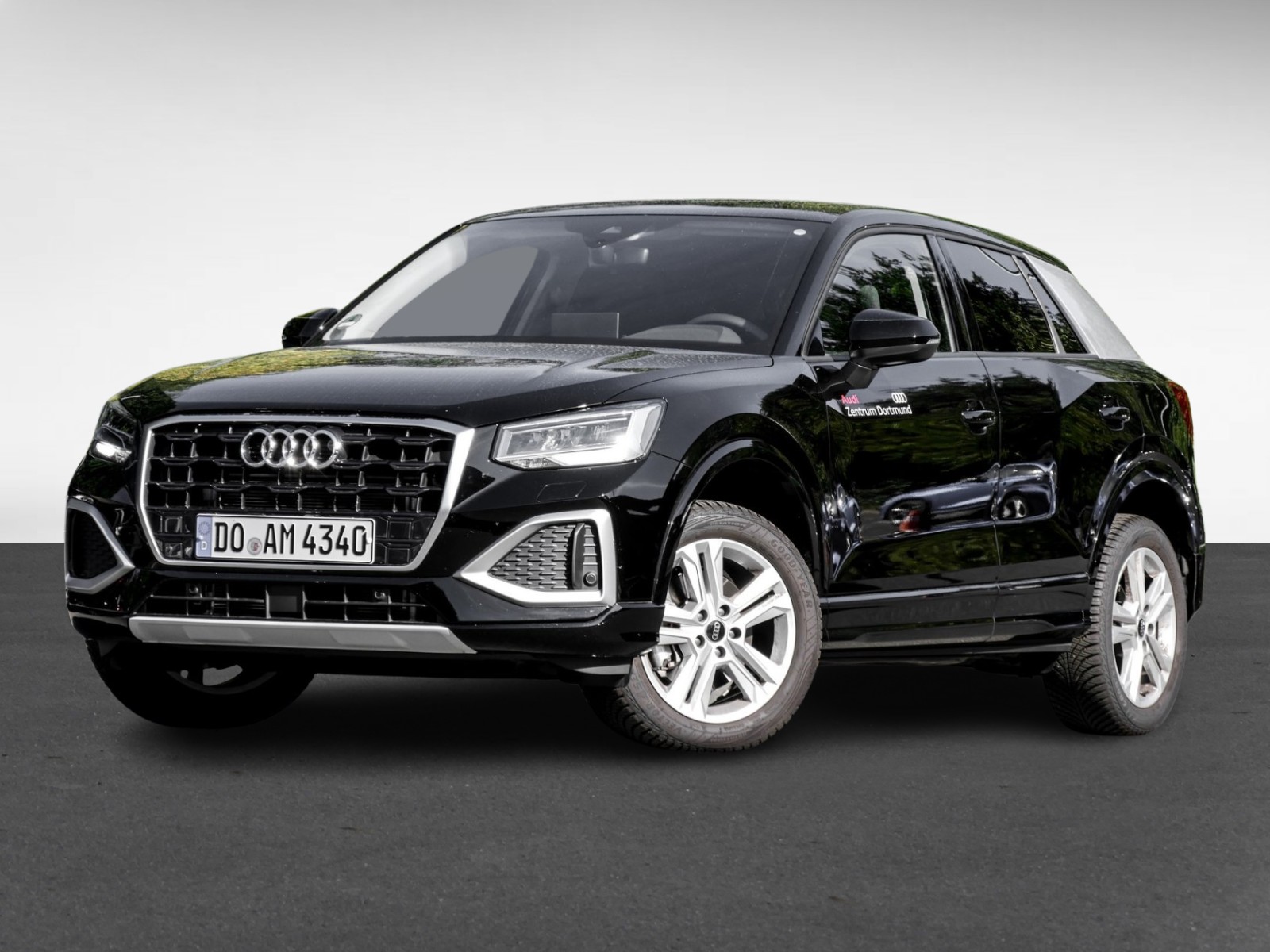 Audi Q2 35 advanced CAM ACC E-KLAPPE NAVI+ LM17 LED