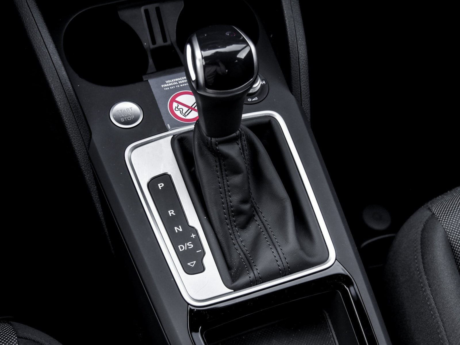 Audi Q2 35 advanced CAM ACC E-KLAPPE NAVI+ LM17 LED