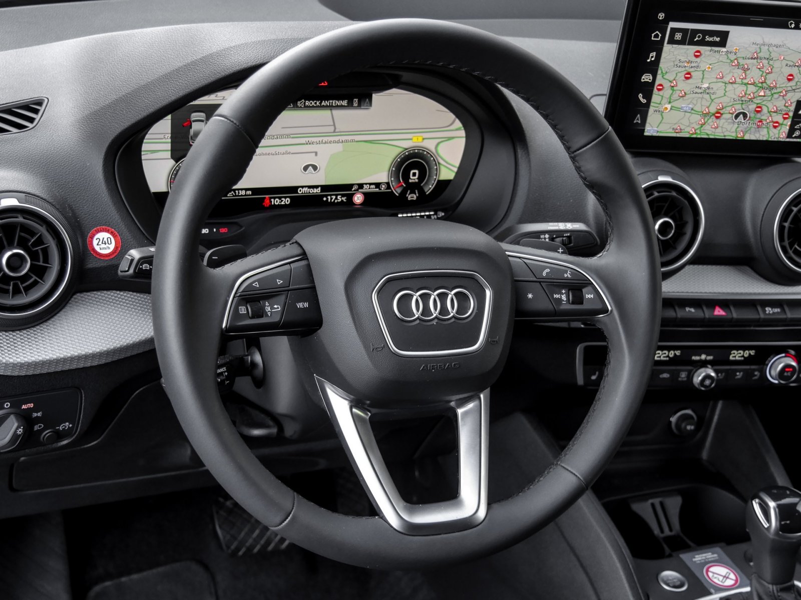 Audi Q2 35 advanced CAM ACC E-KLAPPE NAVI+ LM17 LED