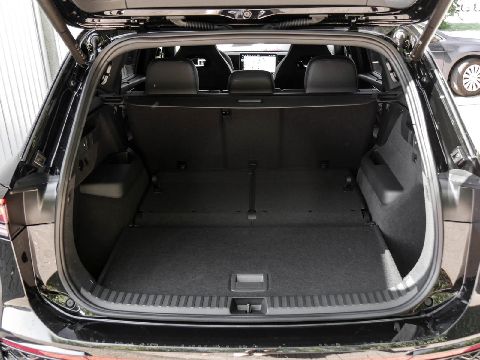 Volkswagen Tayron 2.0 R-LINE BLACKSTYLE 4X4 PANO 360CAM 20Z