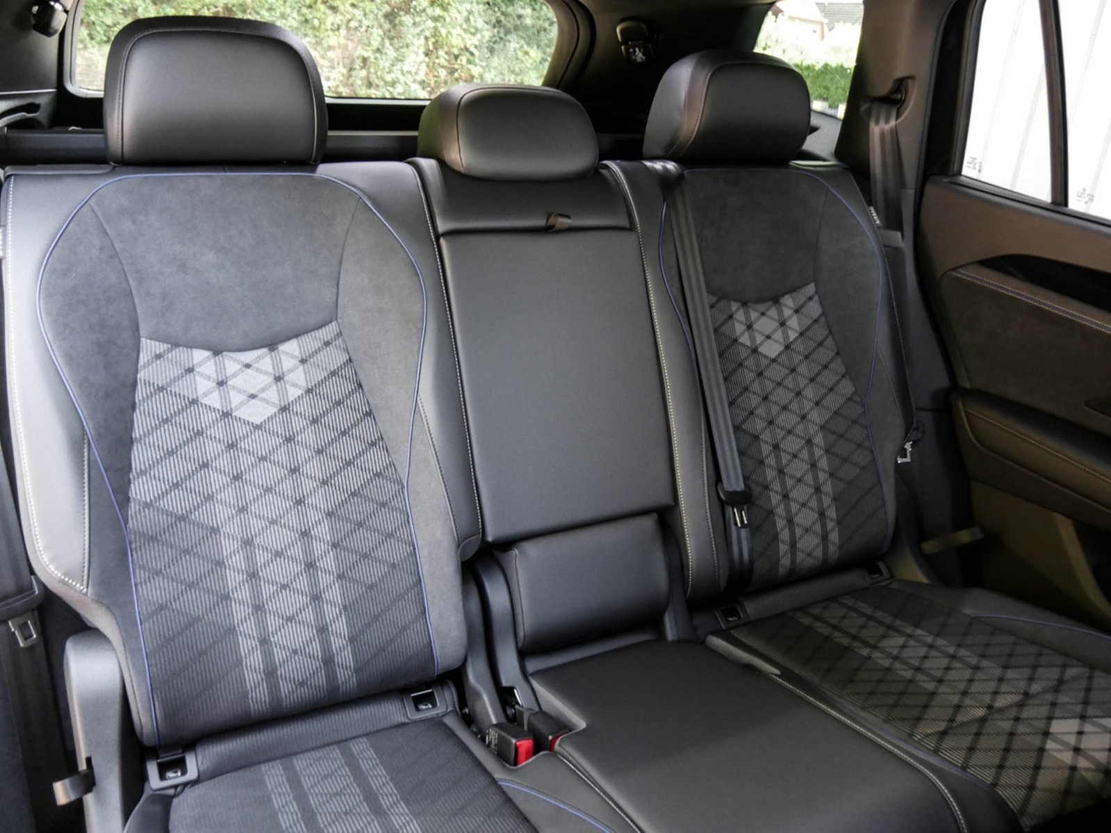 Volkswagen Tayron 2.0 R-LINE BLACKSTYLE 4X4 PANO 360CAM 20Z