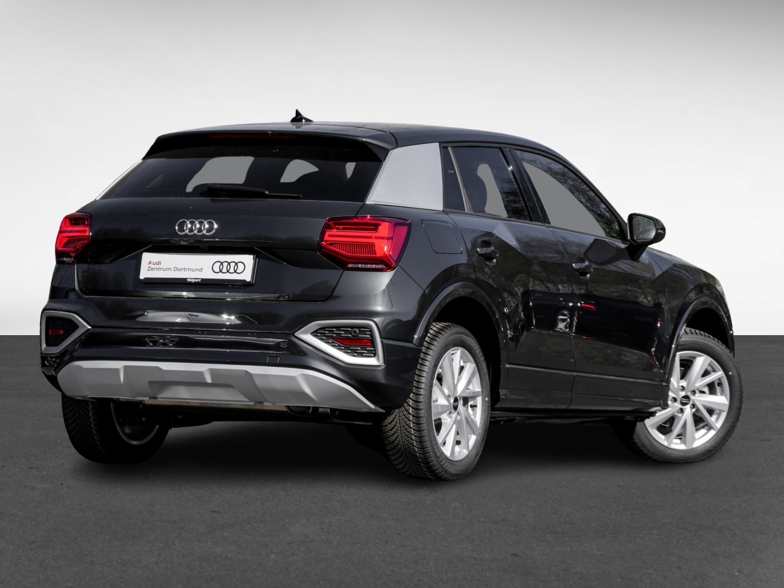 Audi Q2 35 advanced CAM ACC E-KLAPPE NAVI+ LM17 LED