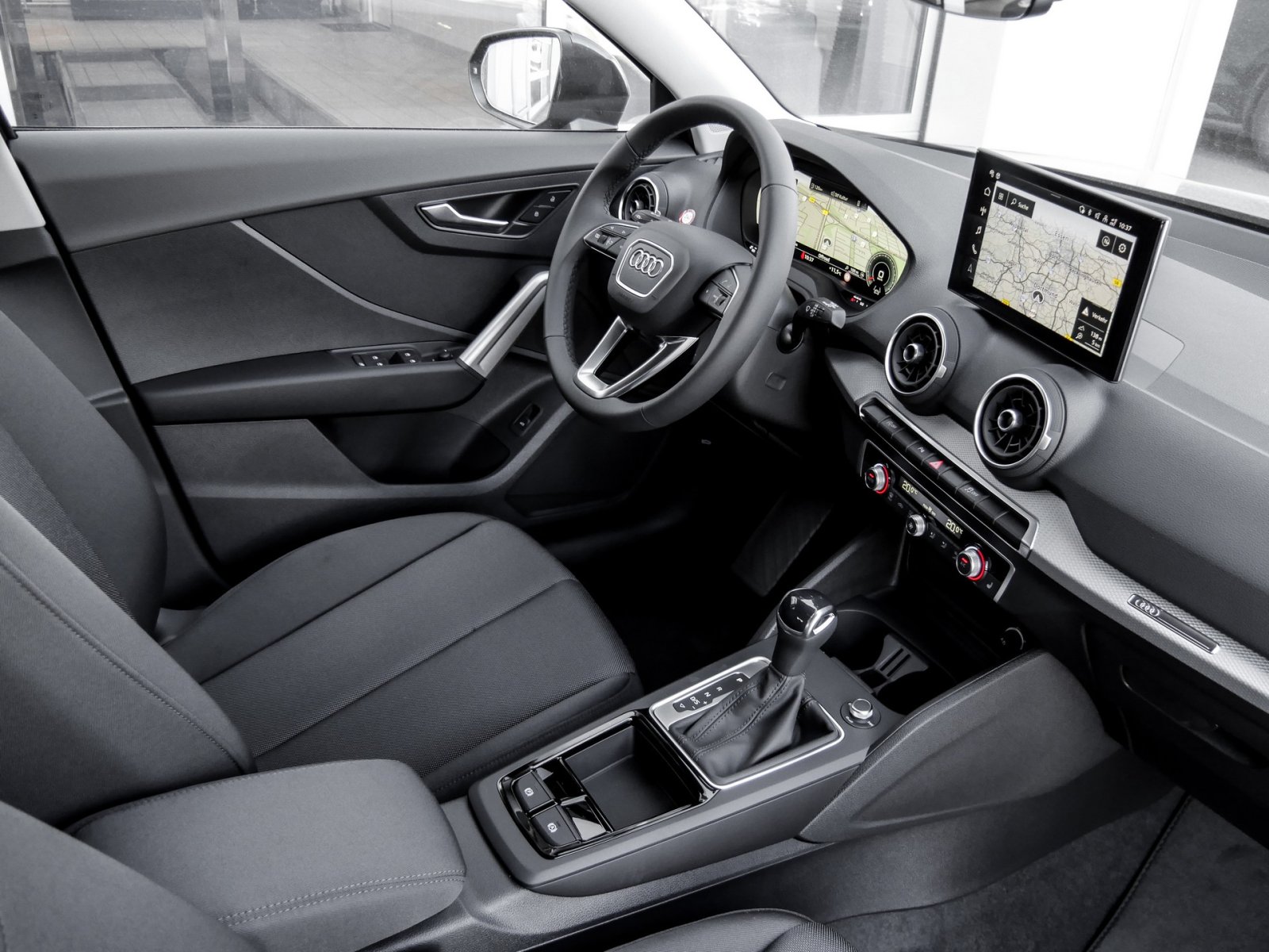Audi Q2 35 advanced CAM ACC E-KLAPPE NAVI+ LM17 LED