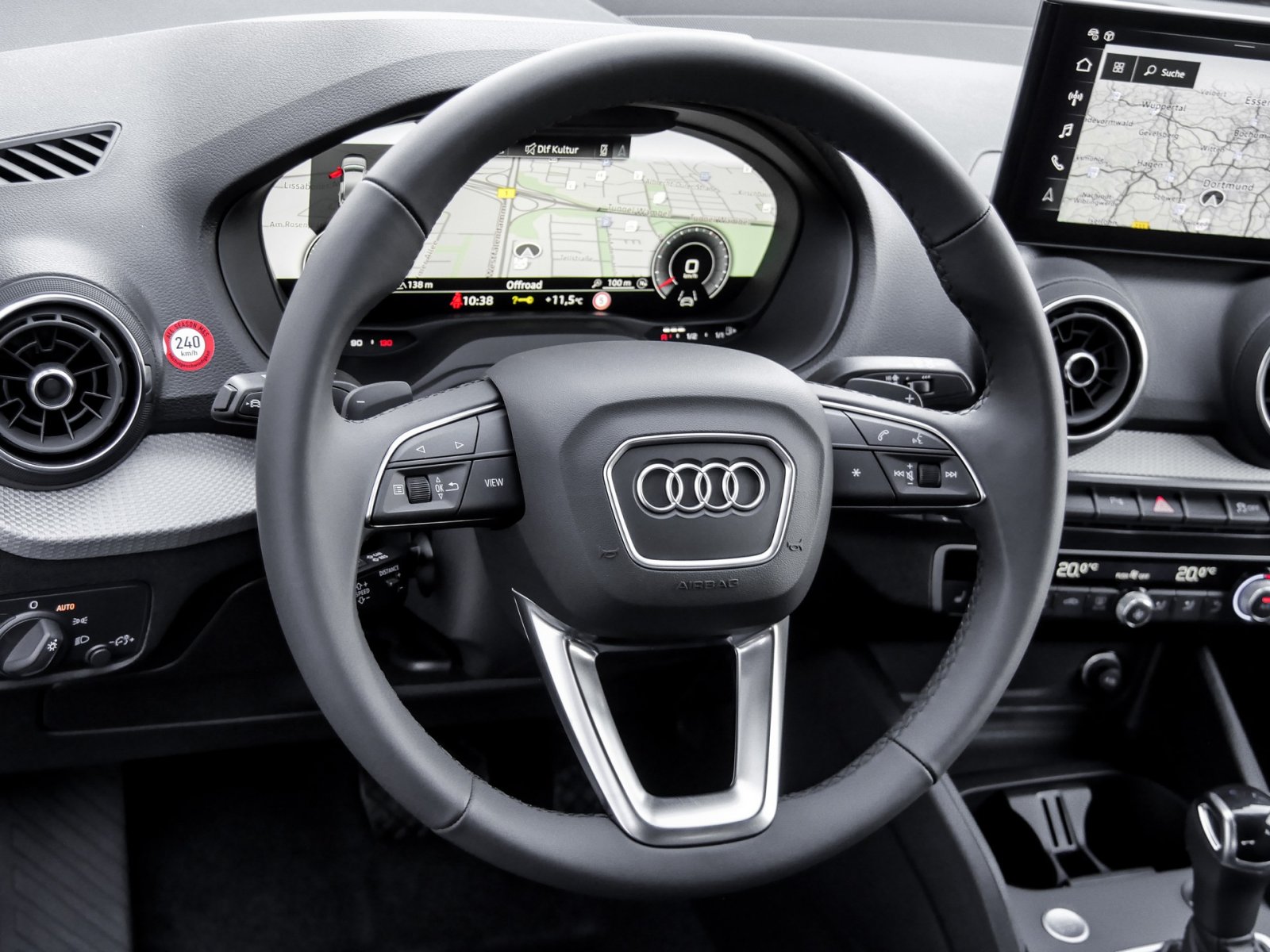 Audi Q2 35 advanced CAM ACC E-KLAPPE NAVI+ LM17 LED