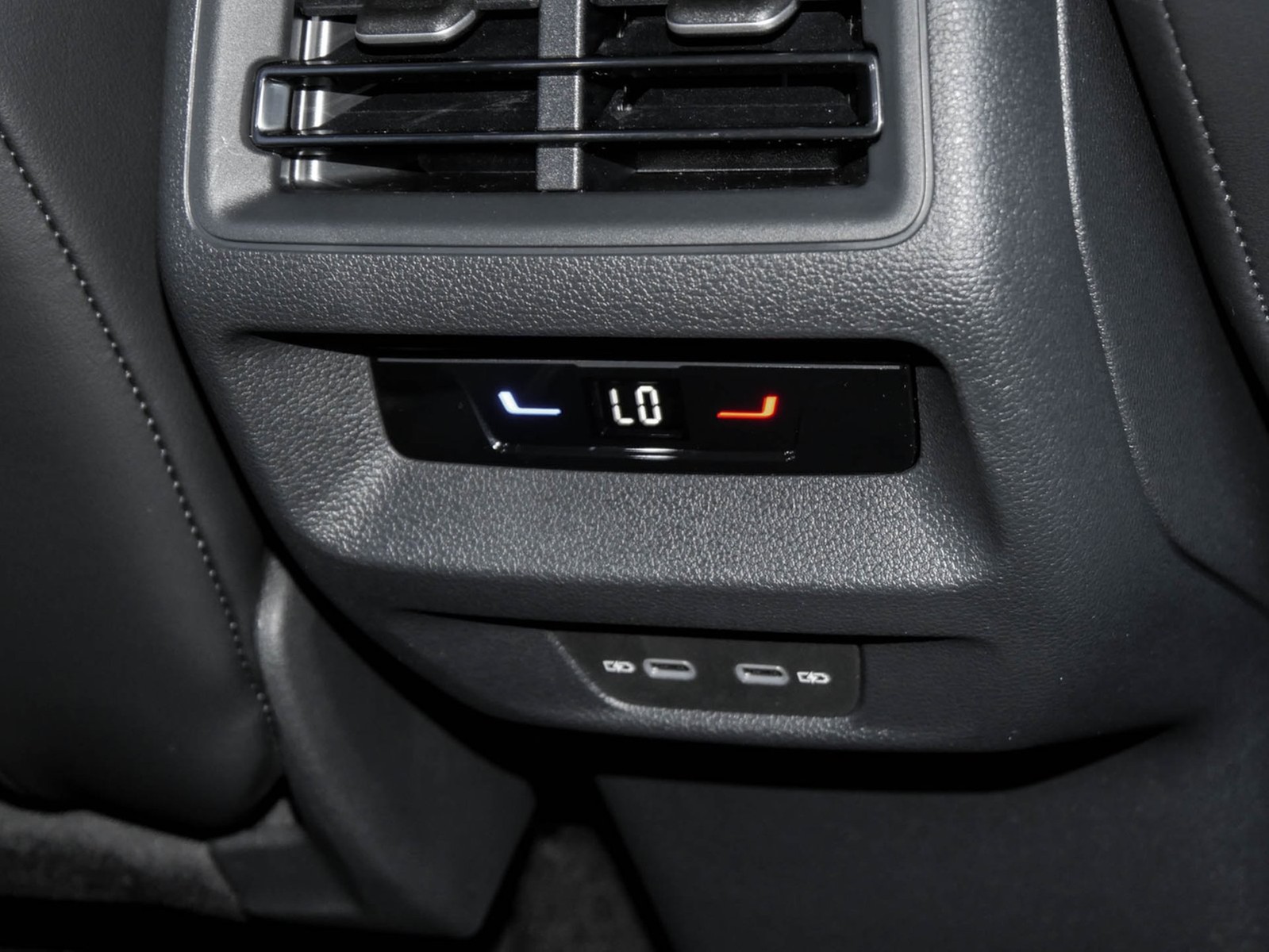 Volkswagen Tayron 2.0 R-LINE BLACKSTYLE 4X4 PANO 360CAM 20Z