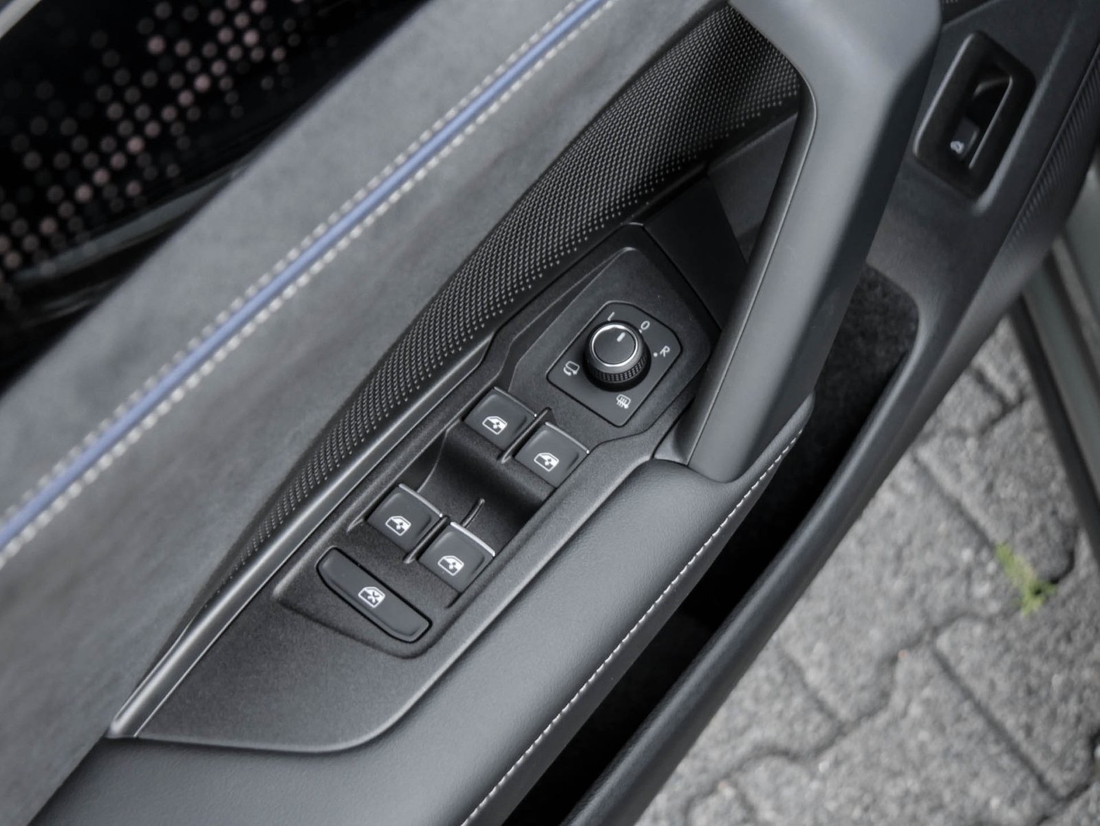 Volkswagen Tayron 2.0 R-LINE BLACKSTYLE 4X4 PANO 360CAM 20Z