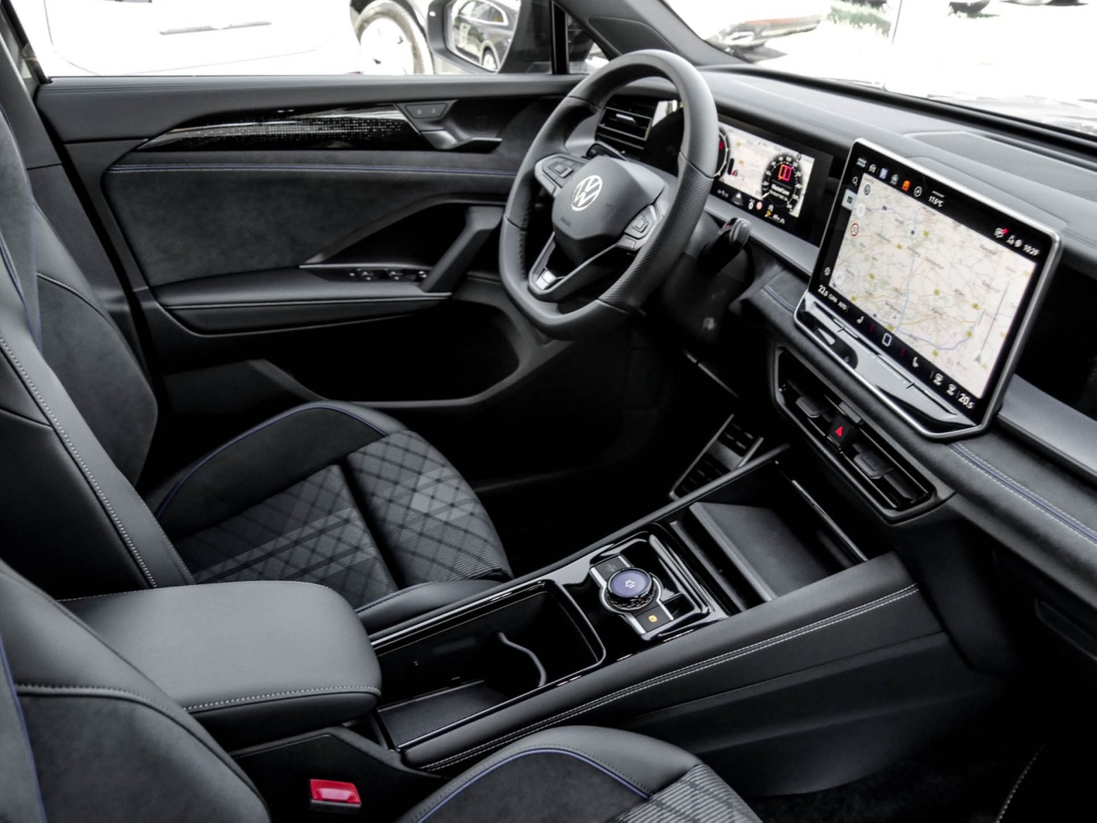 Volkswagen Tayron 2.0 R-LINE BLACKSTYLE 4X4 PANO 360CAM 20Z