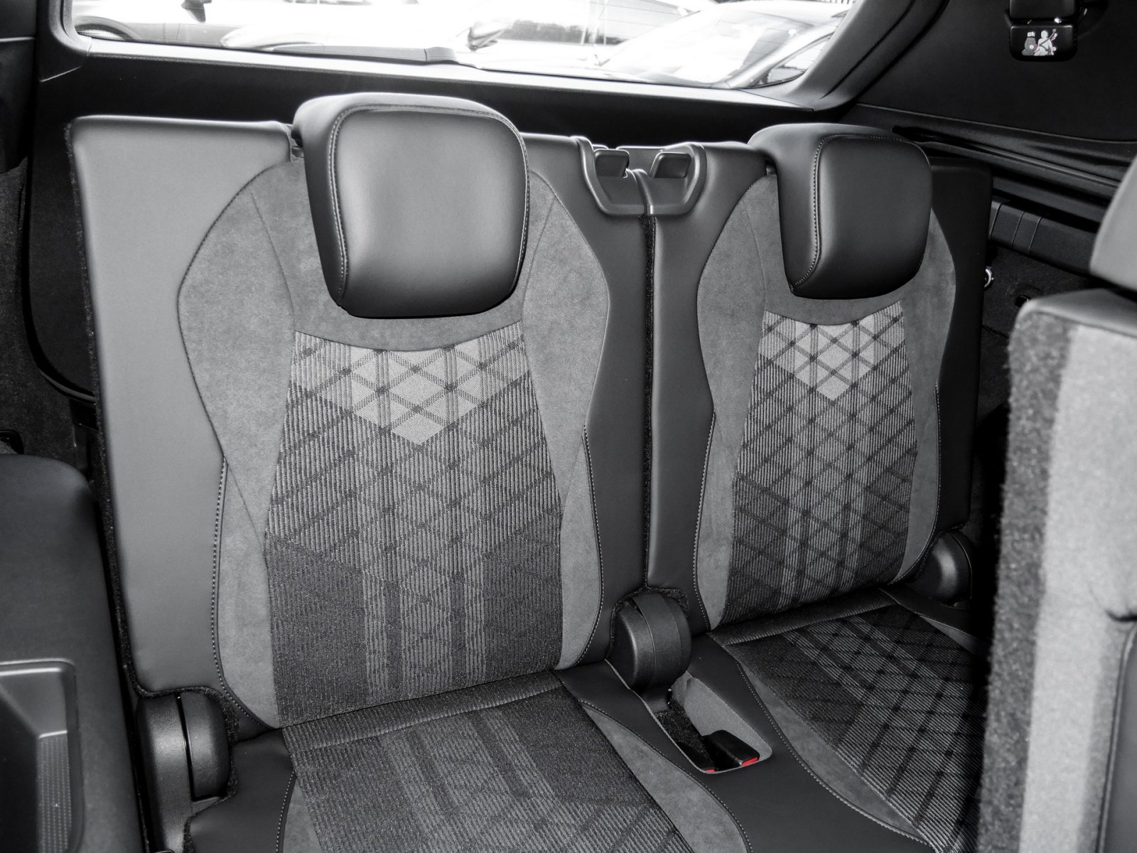 Volkswagen Tayron 2.0 R-LINE BLACKSTYLE 4X4 PANO 360CAM 20Z