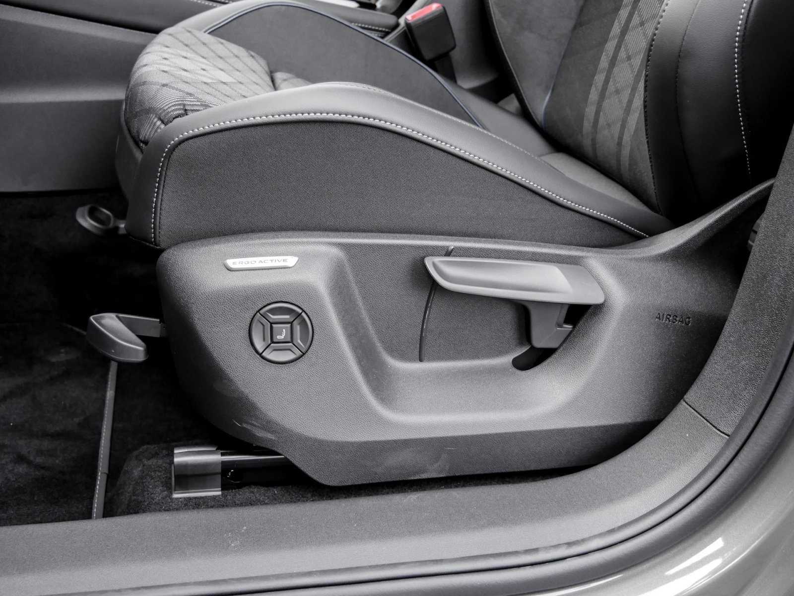 Volkswagen Tayron 2.0 R-LINE BLACKSTYLE 4X4 PANO 360CAM 20Z