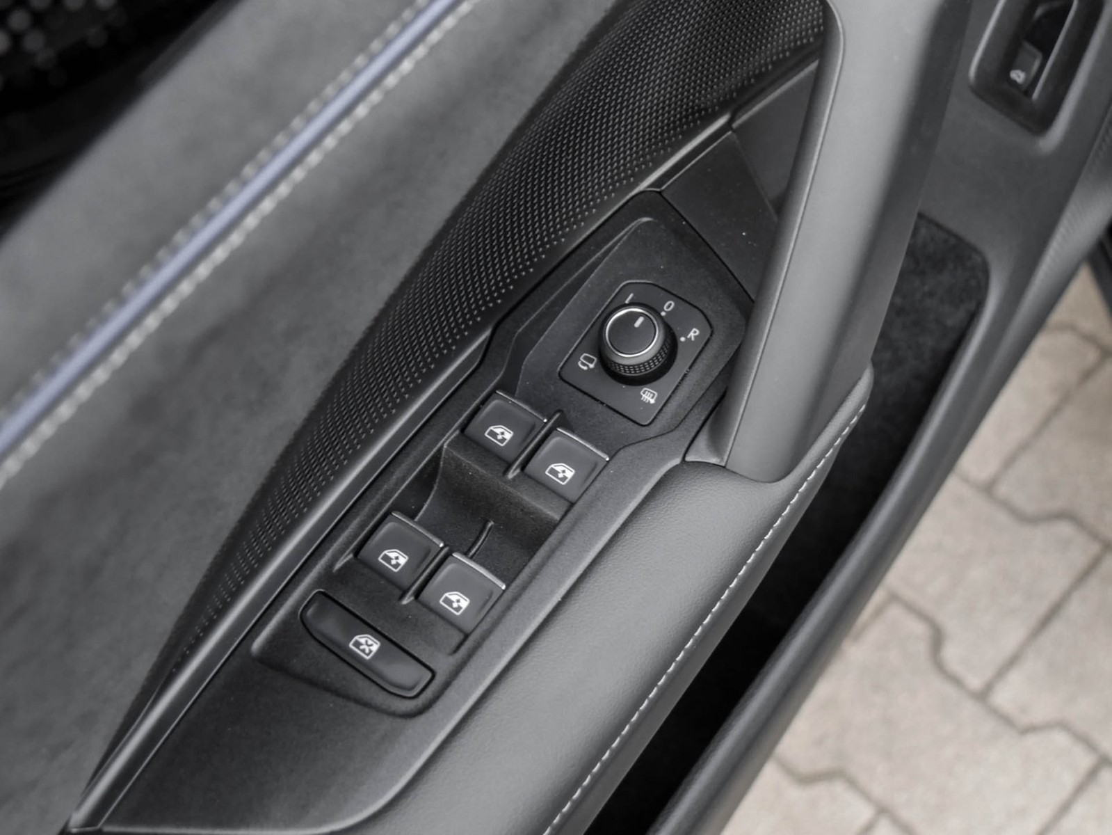 Volkswagen Tayron 2.0 R-LINE BLACKSTYLE 4X4 PANO 360CAM 20Z