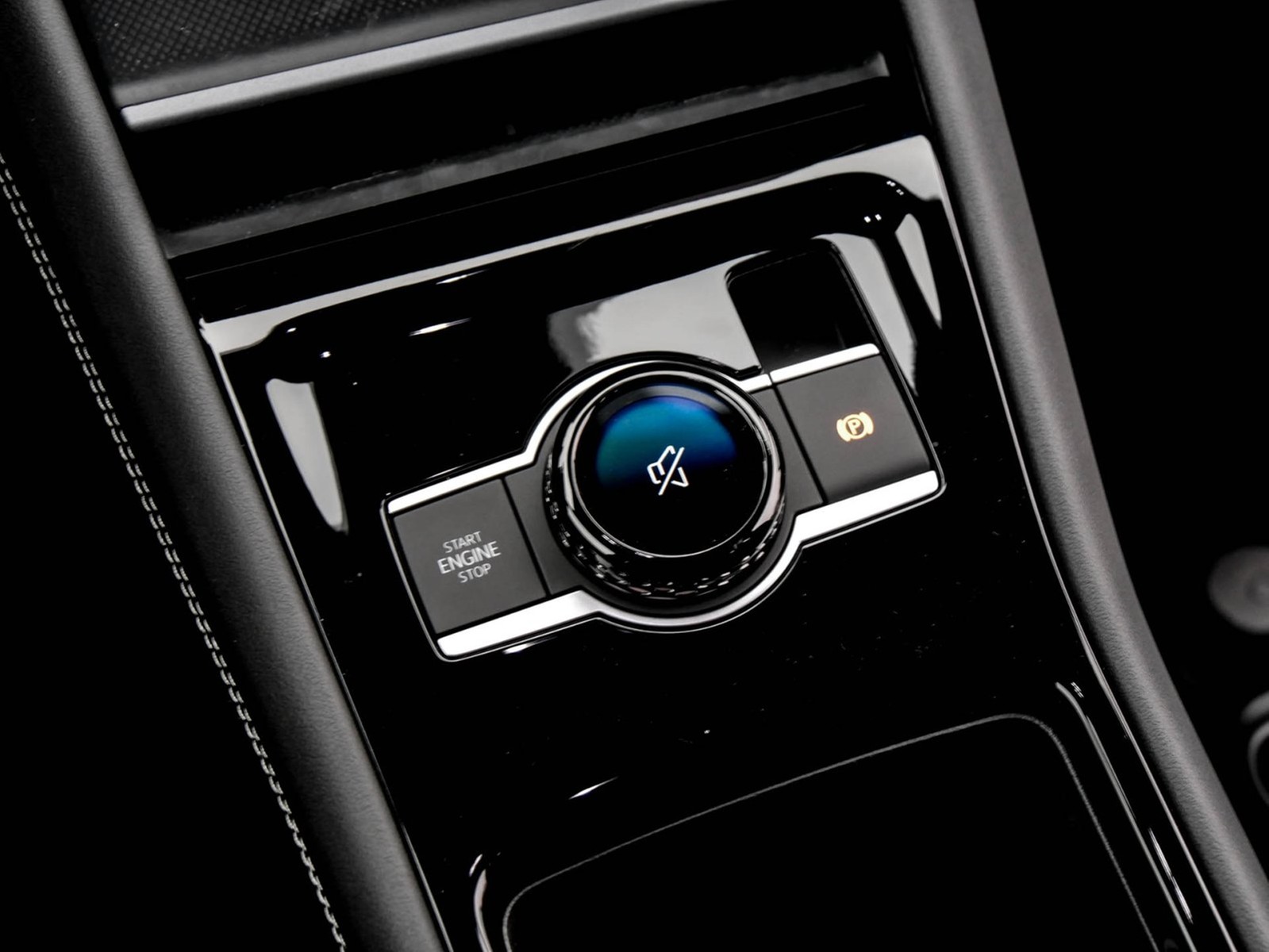 Volkswagen Tayron 2.0 R-LINE BLACKSTYLE 4X4 PANO 360CAM 20Z