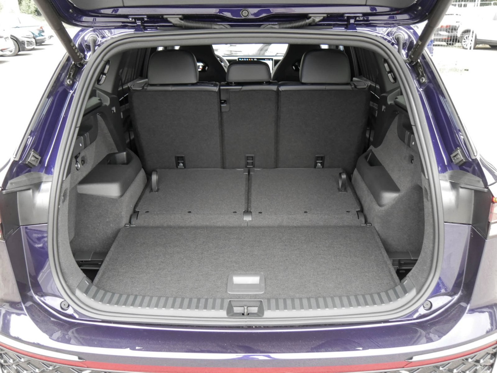 Volkswagen Tayron 2.0 R-LINE BLACKSTYLE 4X4 PANO 360CAM 20Z