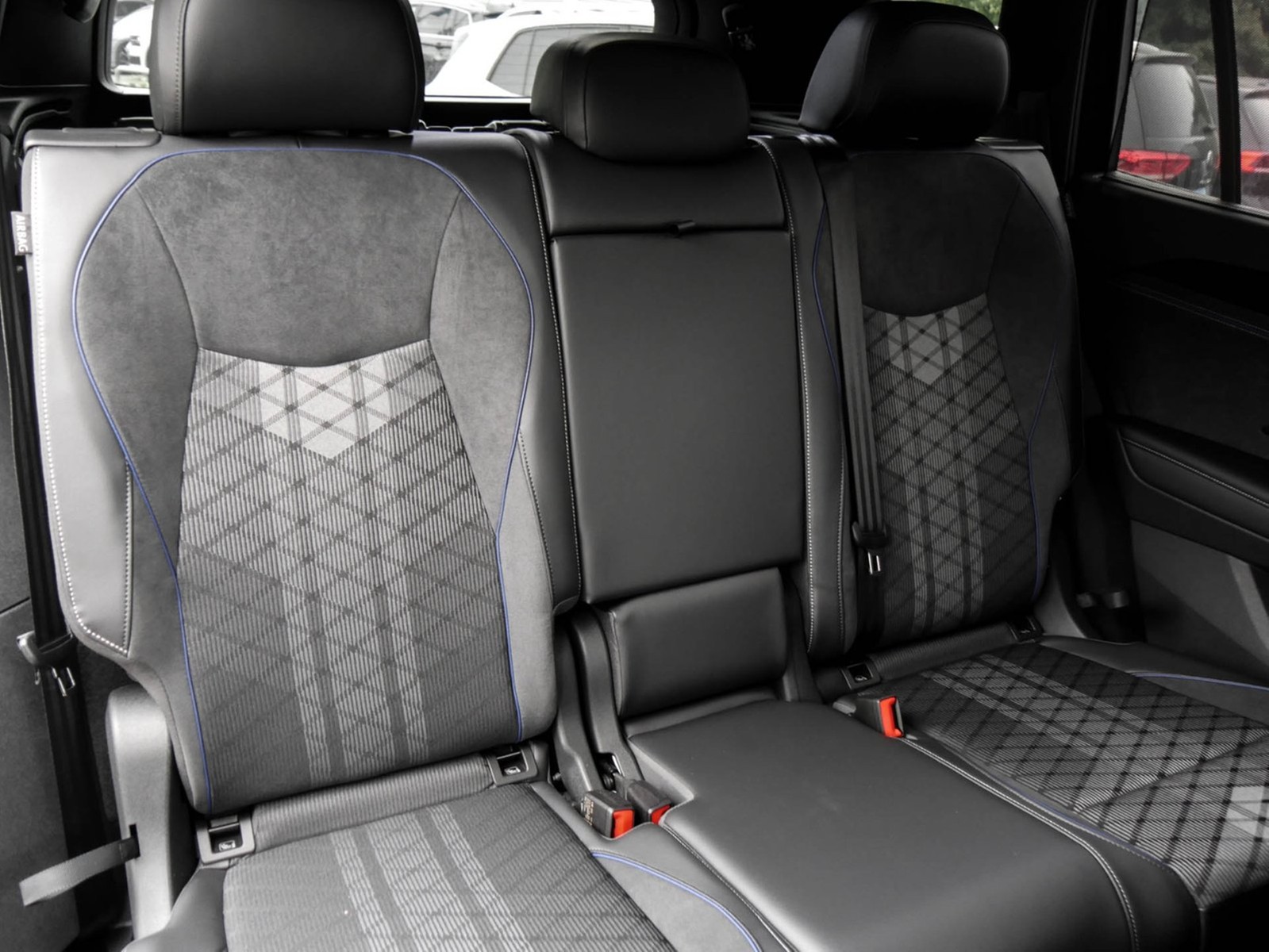 Volkswagen Tayron 2.0 R-LINE BLACKSTYLE 4X4 PANO 360CAM 20Z