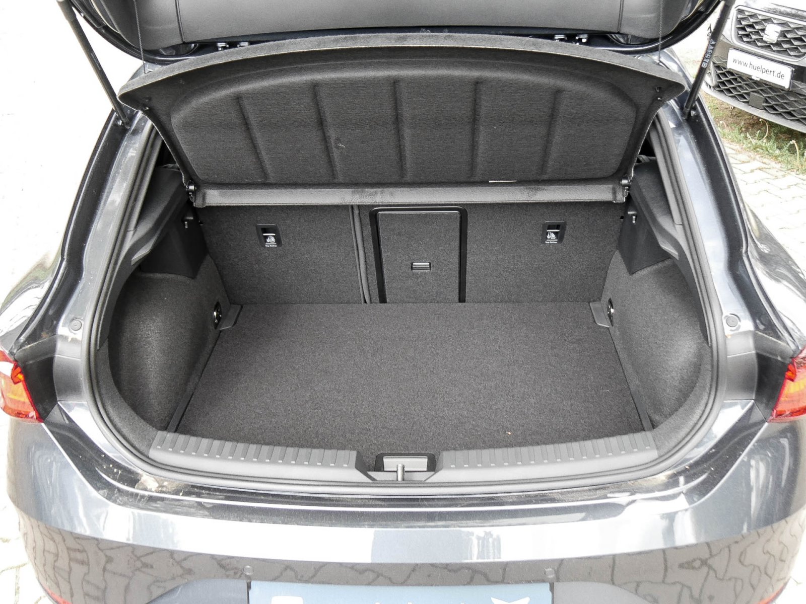 Seat Leon 1.5 FR DSG NAV BEATS AHK-Vorb. LM18