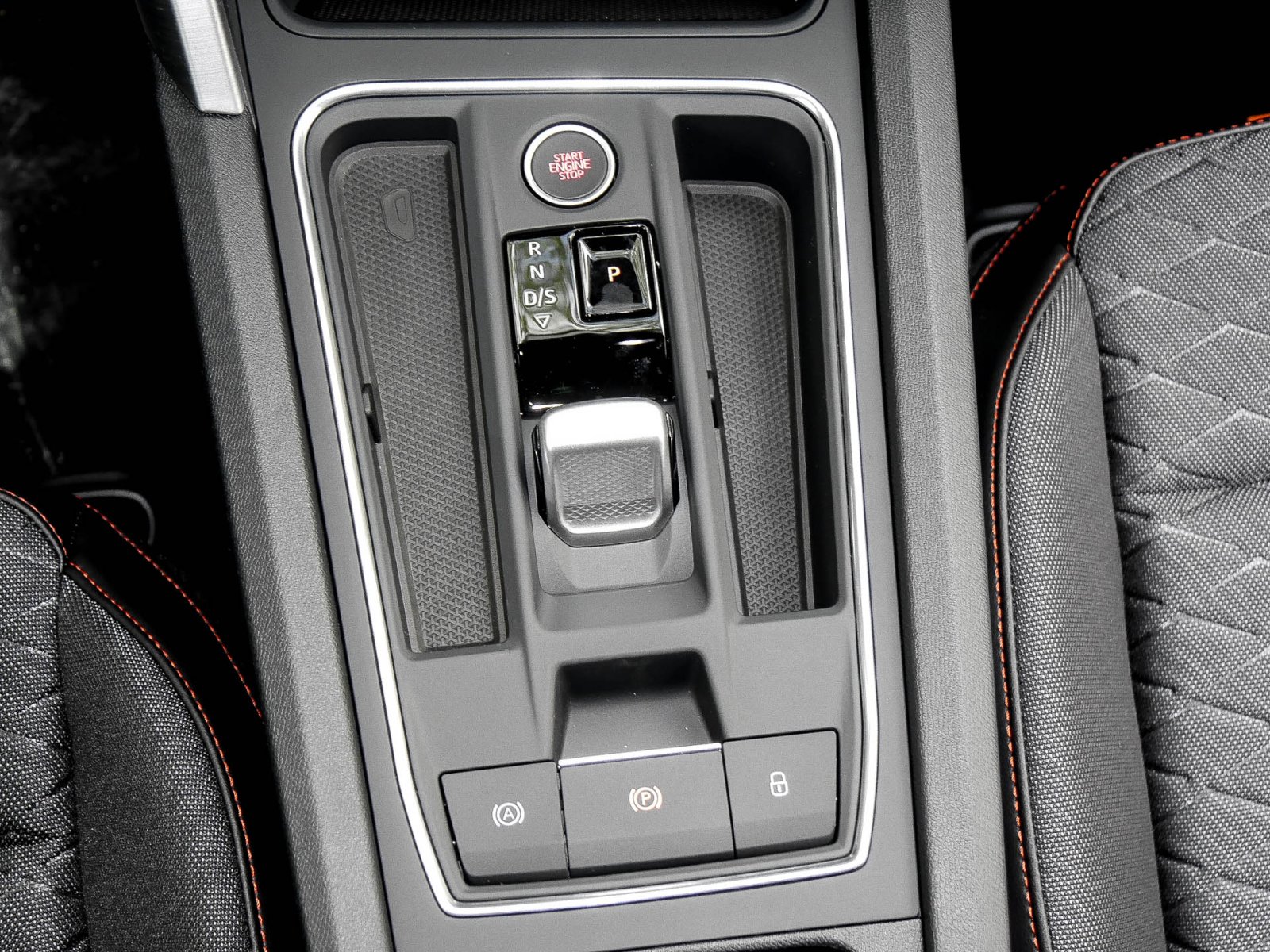 Seat Leon 1.5 FR DSG NAV BEATS AHK-Vorb. LM18