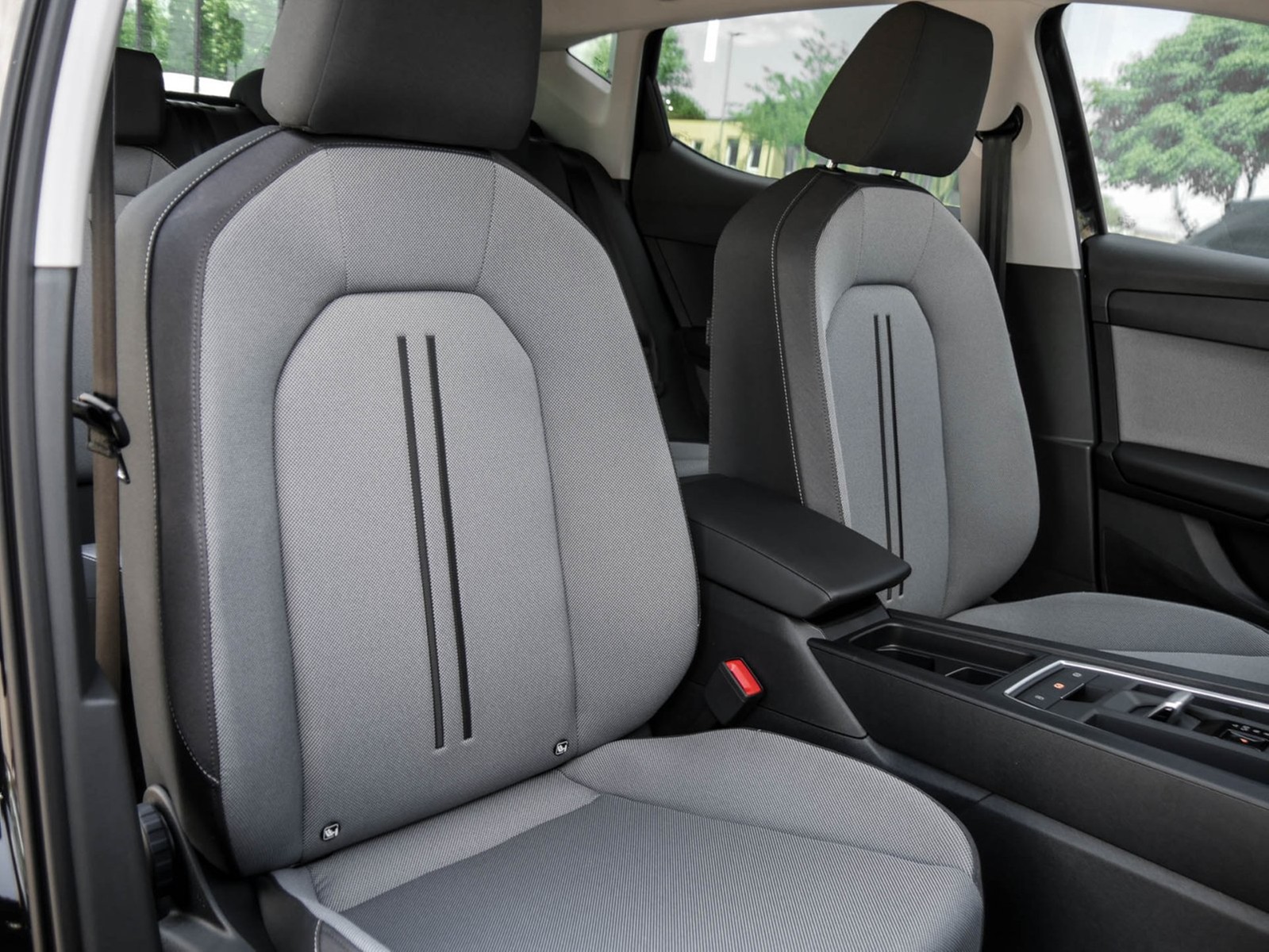 Seat Leon 1.5 ROAD EDITION DSG NAV RFK KEYL AHK-Vorb.