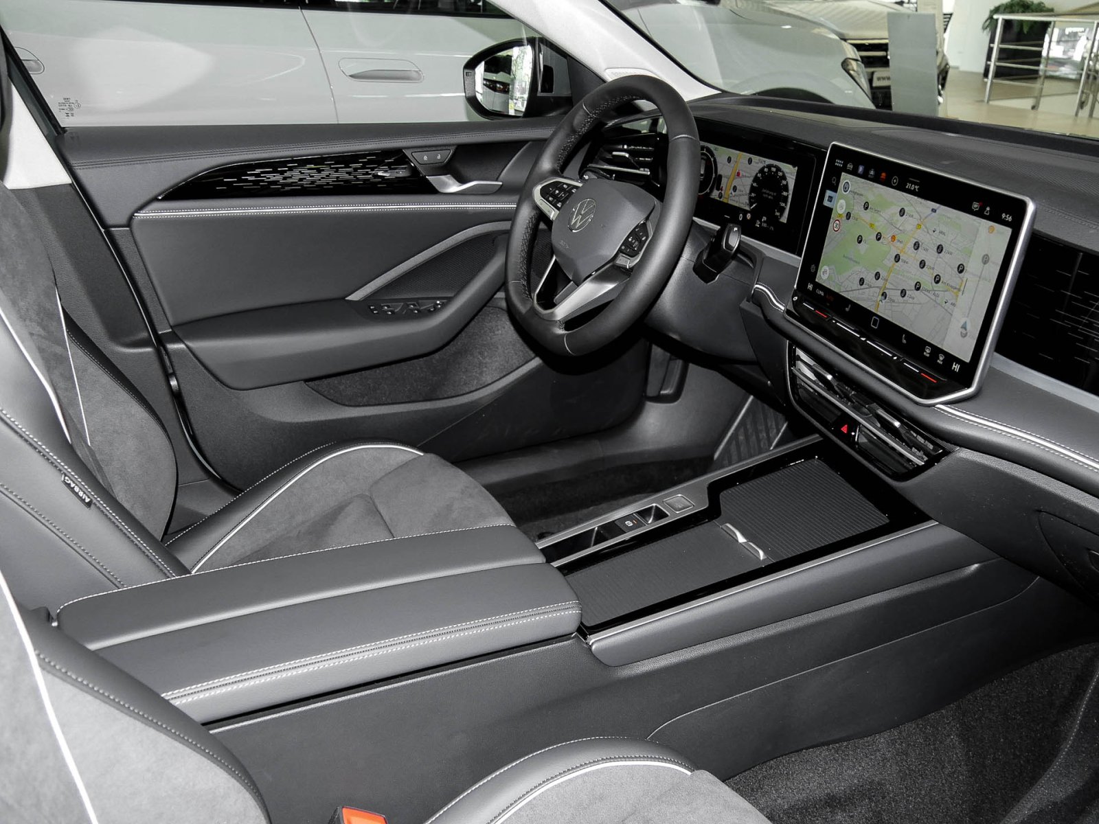 Volkswagen Passat Variant 2.0 TDI ELEGANCE DSG AHK DCC HEAD-UP 360CAM