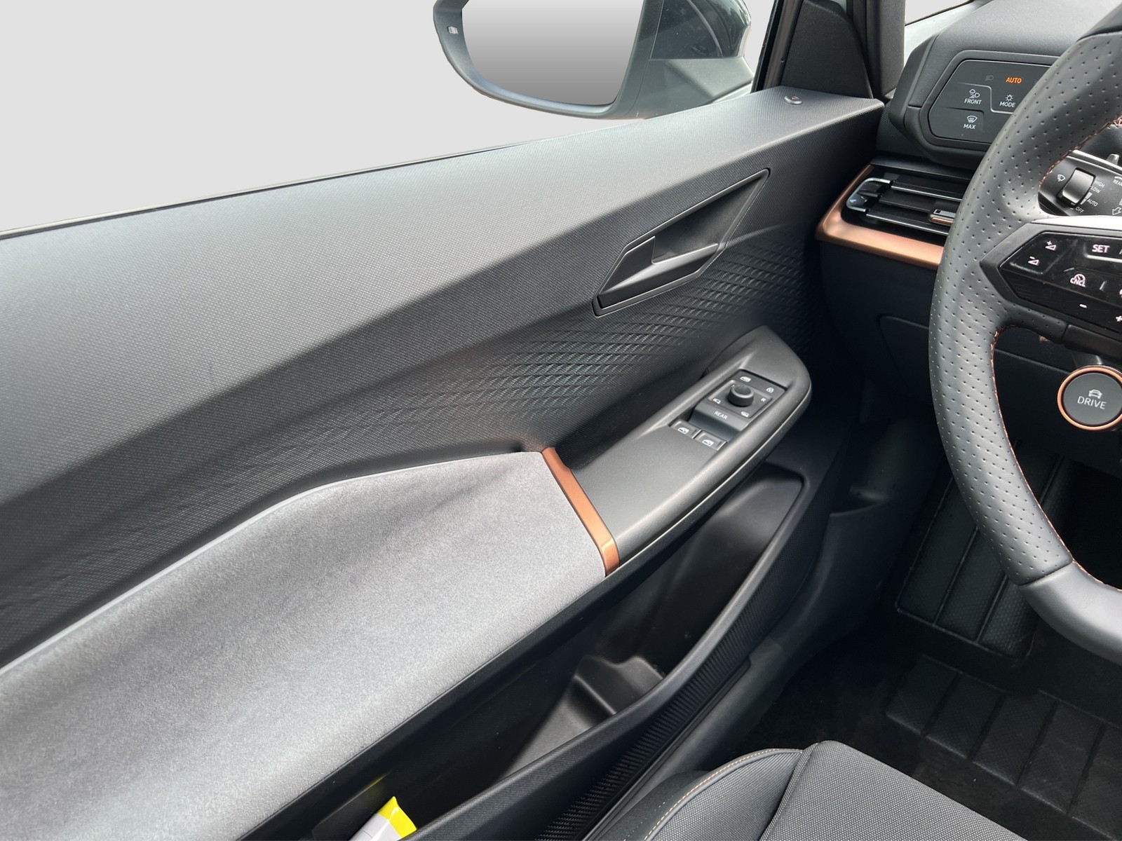 Cupra Born e-BOOST WÄRMEPUMPE CAM ACC LM19 NAVI LED