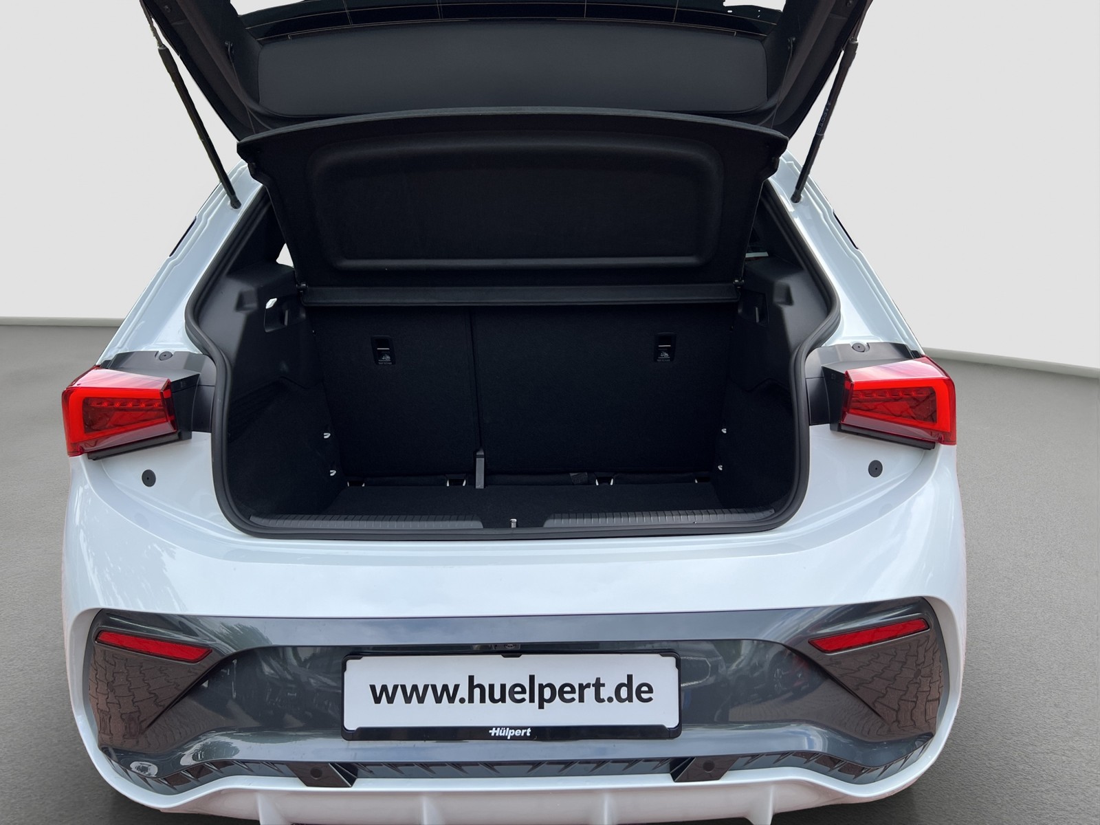 Cupra Born e-BOOST WÄRMEPUMPE CAM ACC LM19 NAVI LED