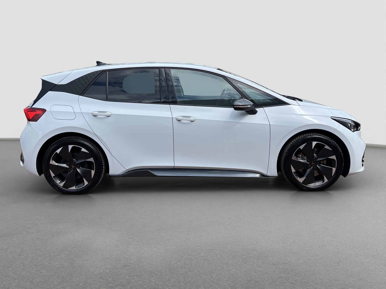 Cupra Born e-BOOST WÄRMEPUMPE CAM ACC LM19 NAVI LED