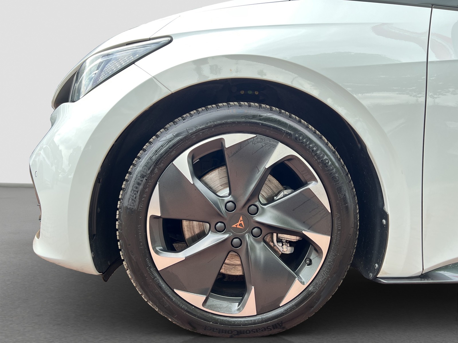Cupra Born e-BOOST WÄRMEPUMPE CAM ACC LM19 NAVI LED