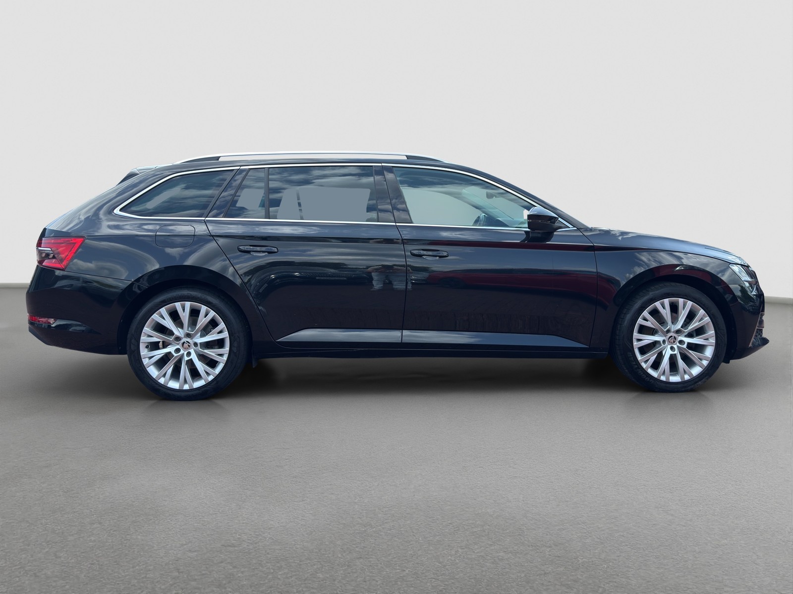 Skoda Superb Combi 1.4 iV STYLE AHK CAM ACC MATRIXLED