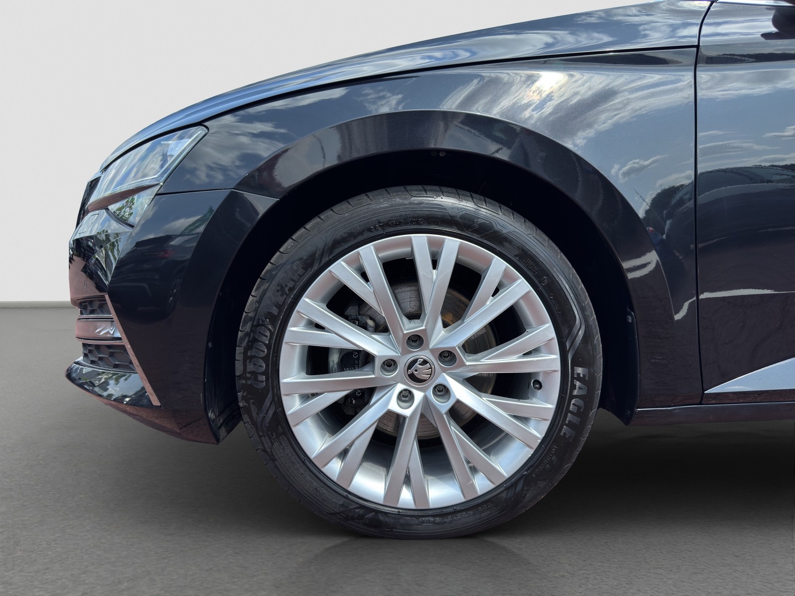 Skoda Superb Combi 1.4 iV STYLE AHK CAM ACC MATRIXLED