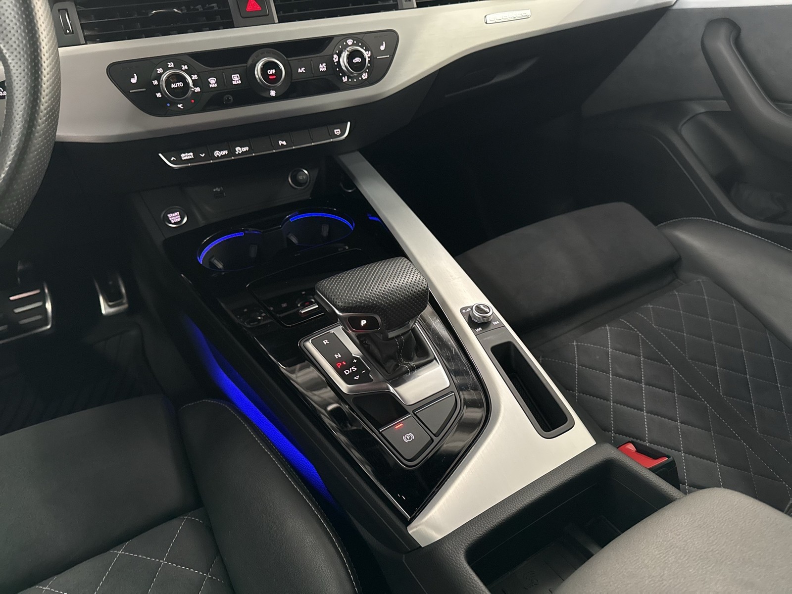 Audi A4 Avant 45 QU. S LINE COMPETITION+ BLACKPAK KAMERA ALU19