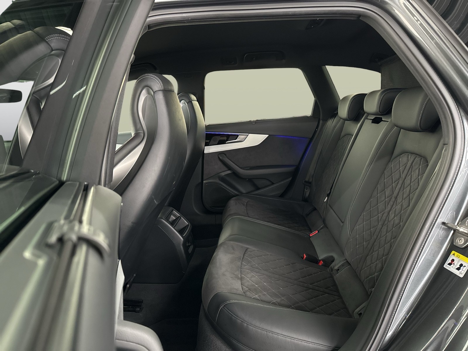 Audi A4 Avant 45 QU. S LINE COMPETITION+ BLACKPAK KAMERA ALU19