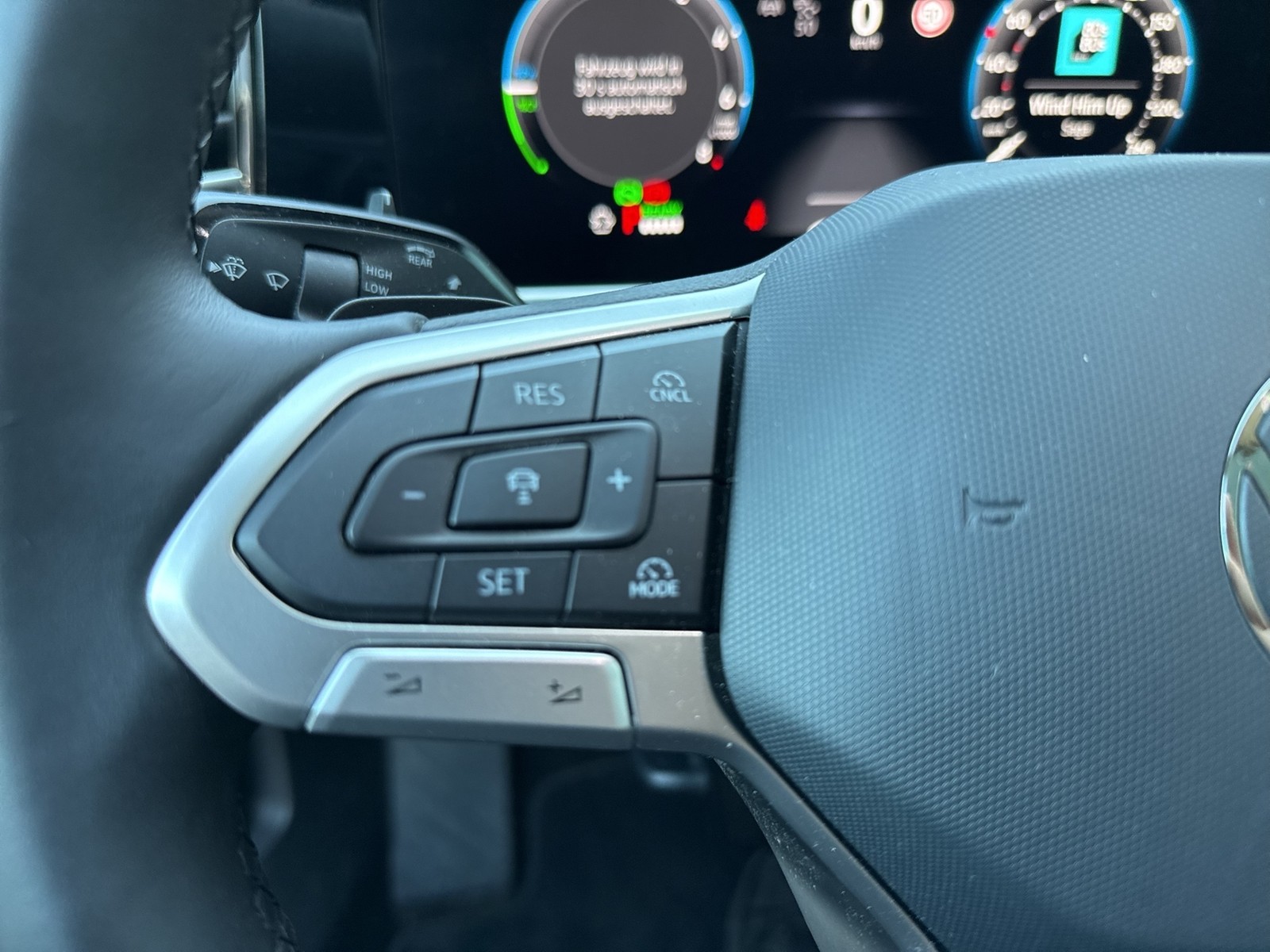 Volkswagen Passat Variant 1.5HYBRID ELEGANCE LEDER PANO AHK