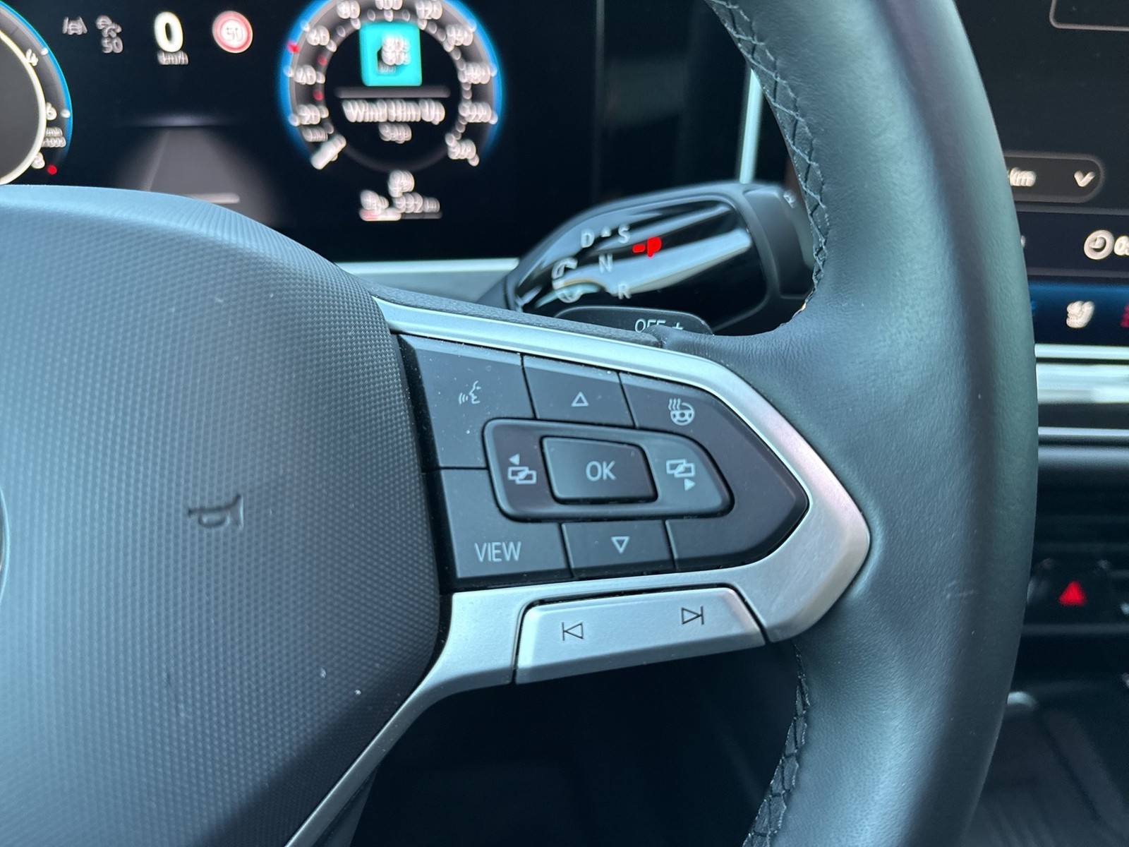 Volkswagen Passat Variant 1.5HYBRID ELEGANCE LEDER PANO AHK