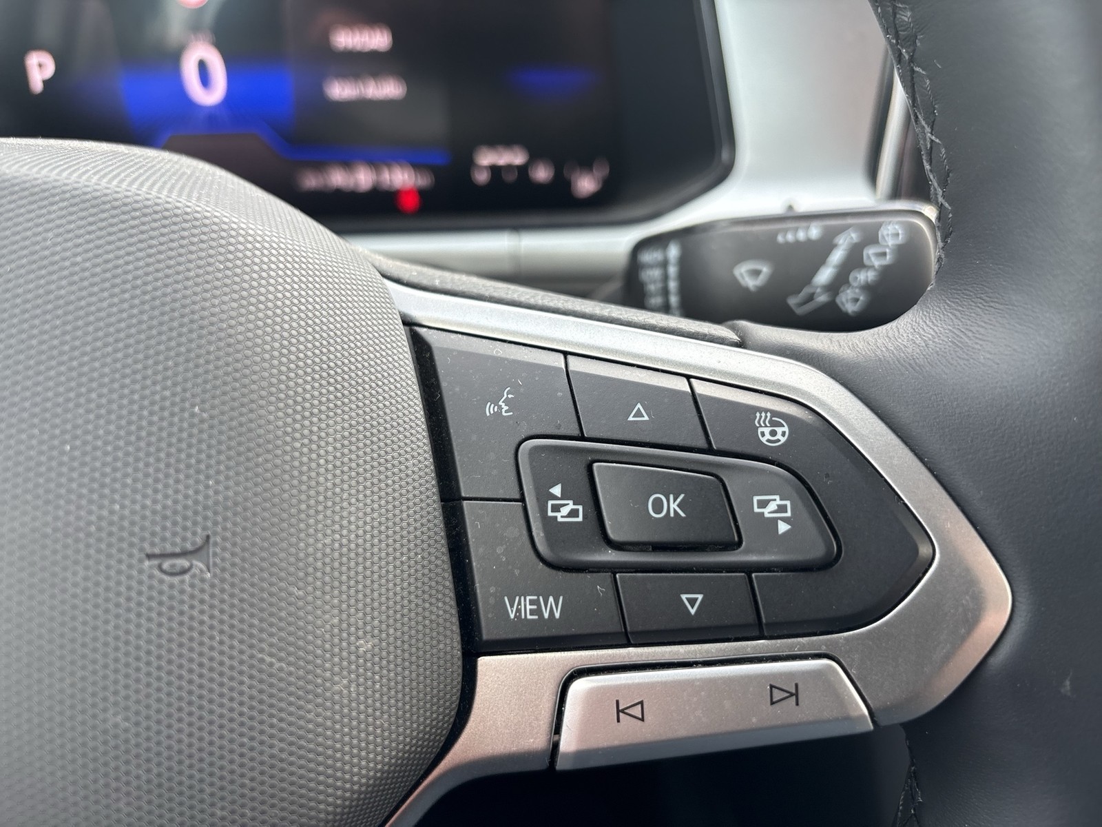 Volkswagen T-Roc 1.5 LIFE CAM ACC LM17 NAVI CARPLAY SITZHZ.