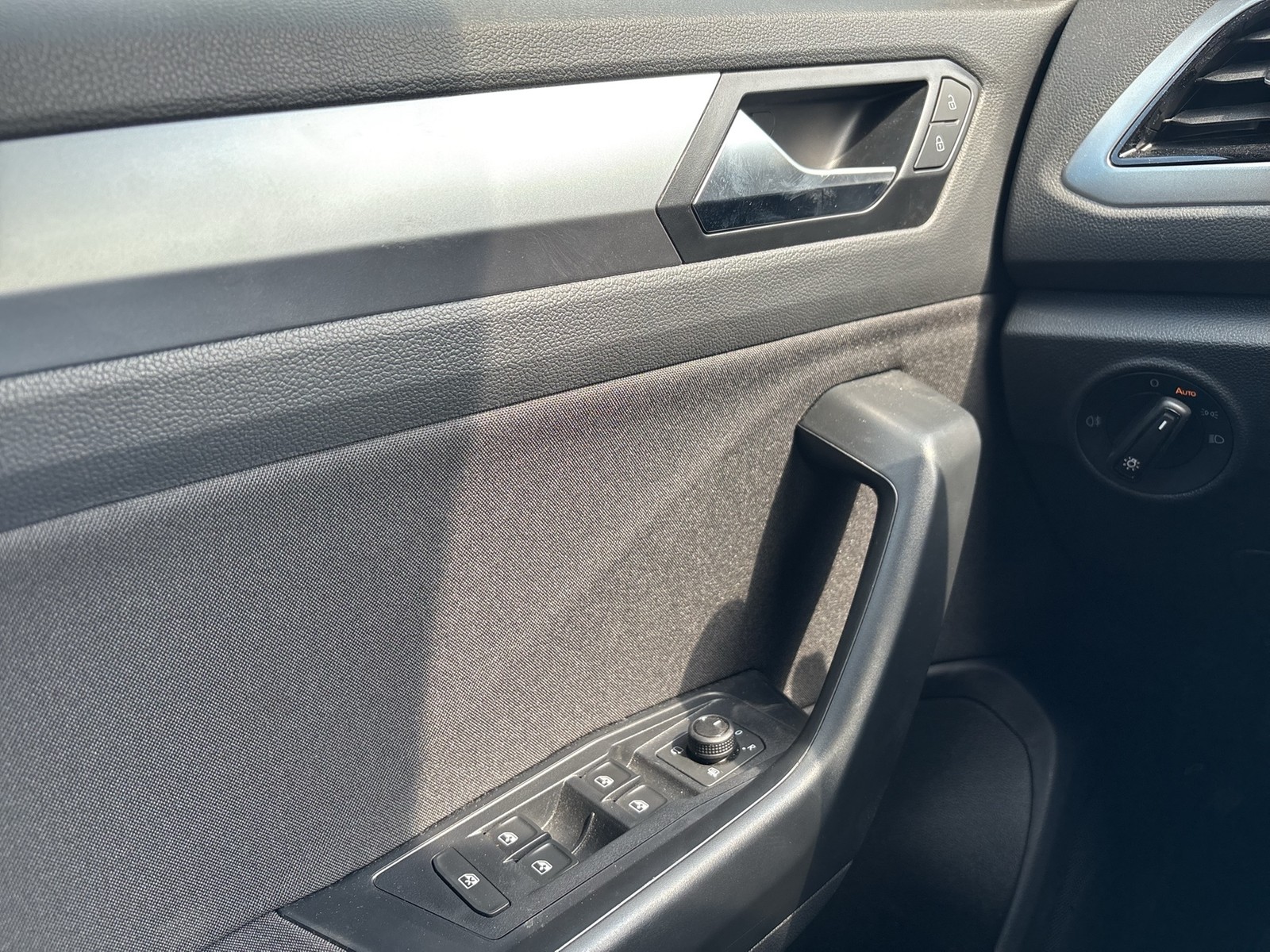 Volkswagen T-Roc 1.5 LIFE CAM ACC LM17 NAVI CARPLAY SITZHZ.