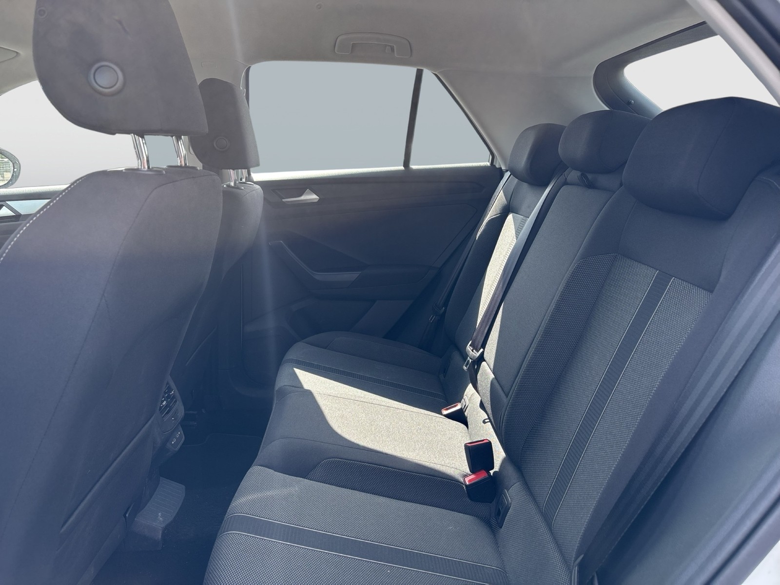 Volkswagen T-Roc 1.5 LIFE CAM ACC LM17 NAVI CARPLAY SITZHZ.