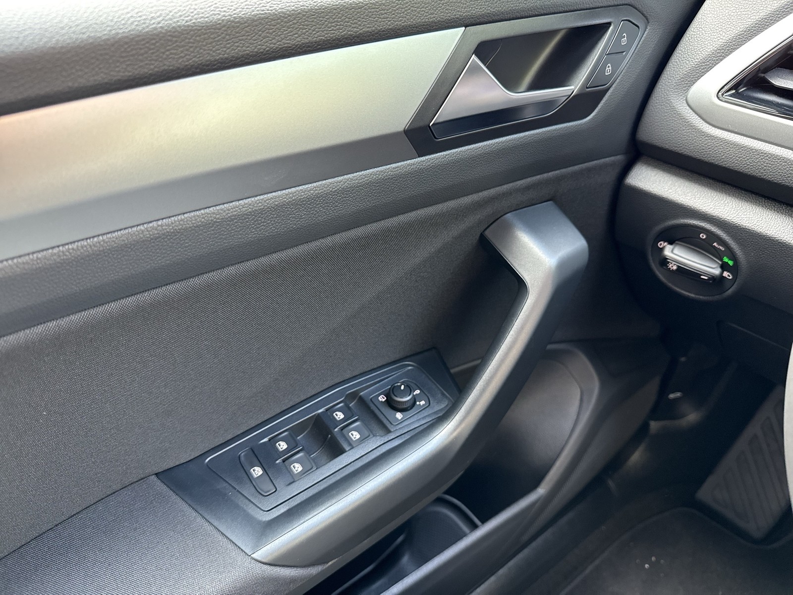 Volkswagen T-Roc 1.5 LIFE NAVI ALU CARPLAY SITZHEIZUNG