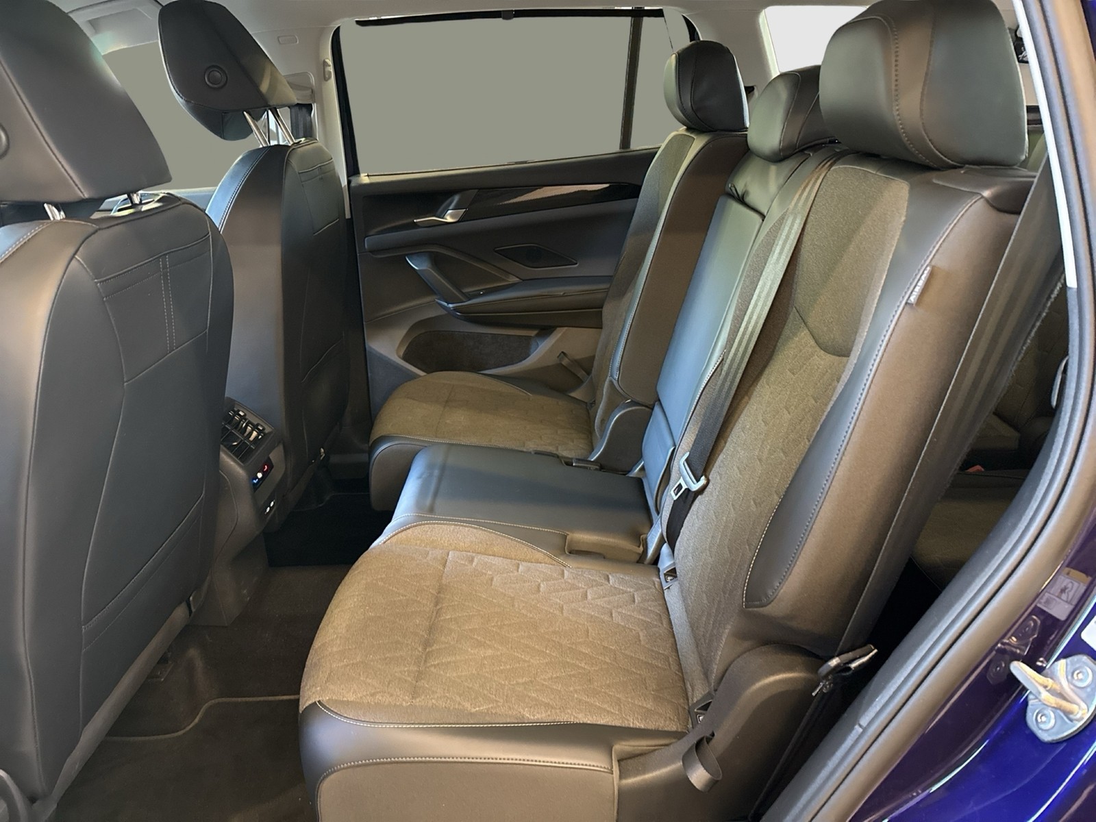 Volkswagen Tayron 2.0 LIFE 4X4 7SITZE AHK CAM ACC E-KLAPPE