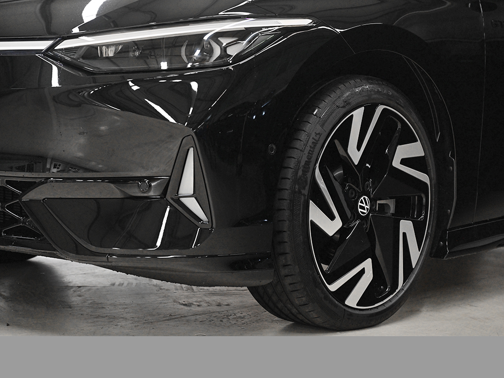 Volkswagen ID.7 Tourer GTX 4X4 SMARTGLASPANO WÄRMEPUMPE