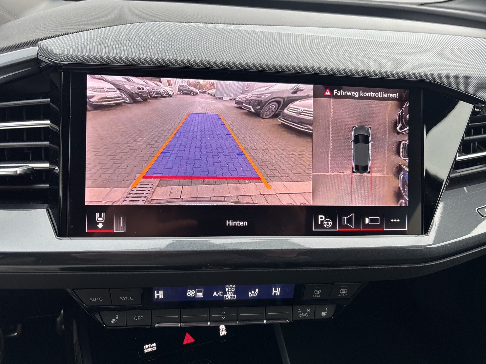 Audi Q4 e-tron Sportback 55 quattro S LINE AHK LM21