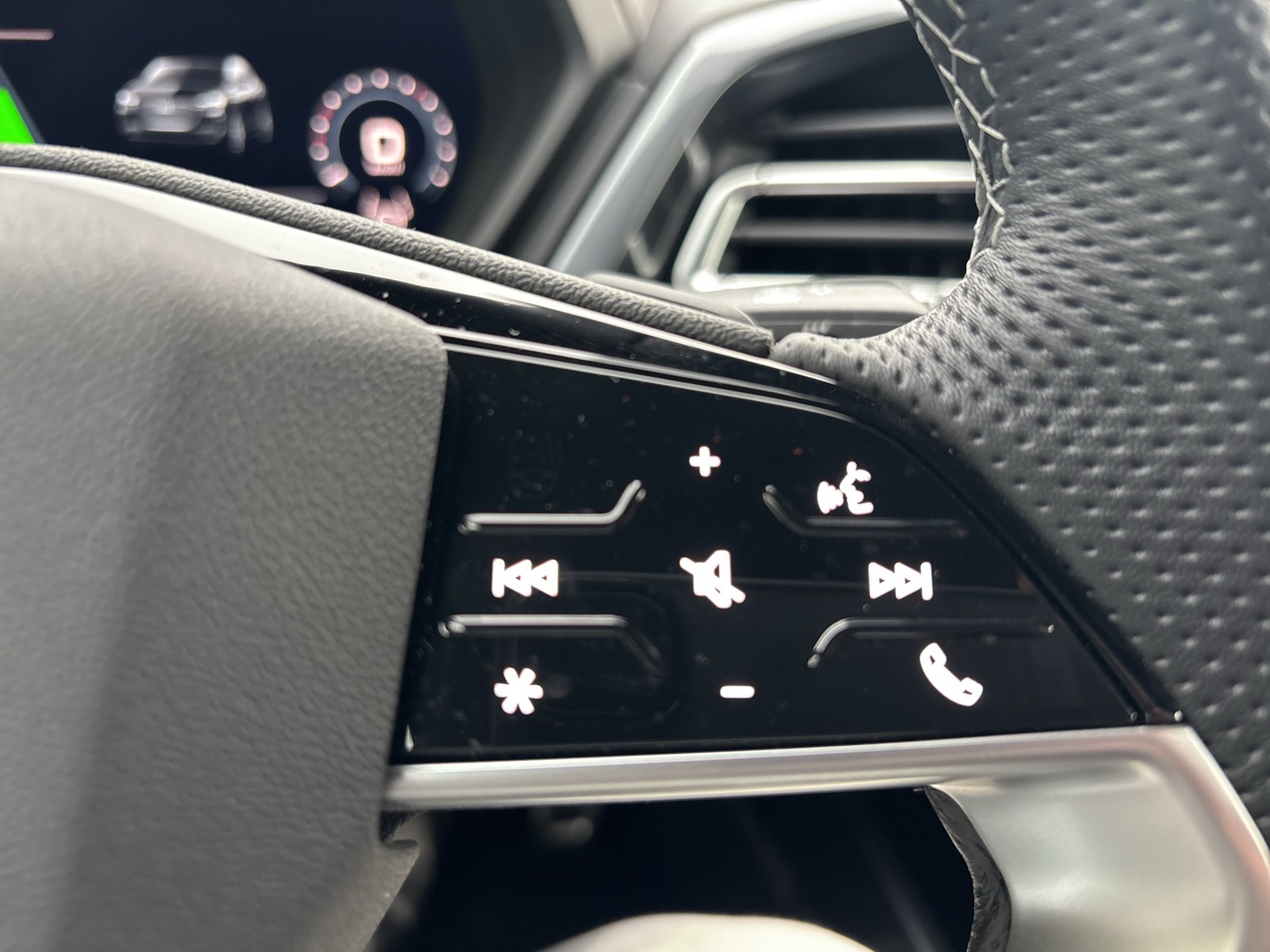 Audi Q4 e-tron Sportback 55 quattro S LINE AHK LM21