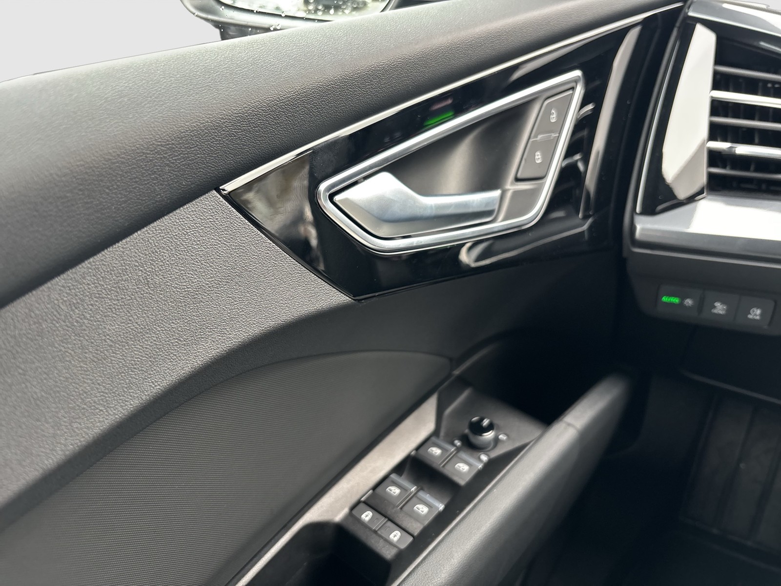 Audi Q4 e-tron Sportback 55 quattro S LINE AHK LM21