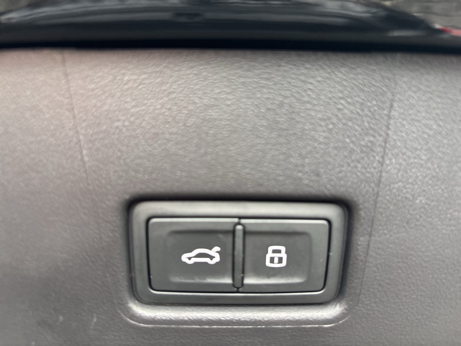 Audi Q4 e-tron Sportback 55 quattro S LINE AHK LM21